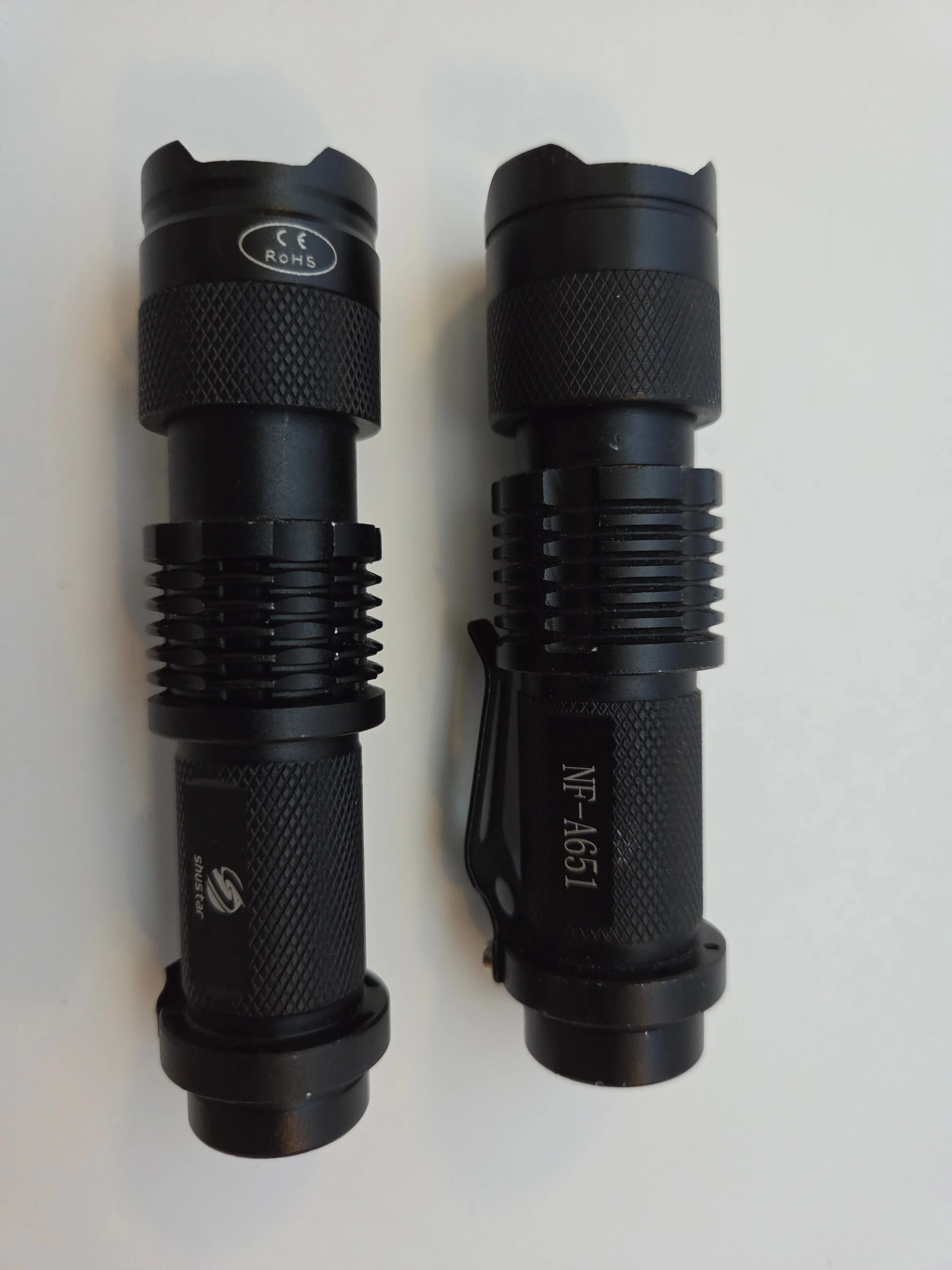 2x Compact Zoomable LED Flashlights Q5 Set image indicator(2)