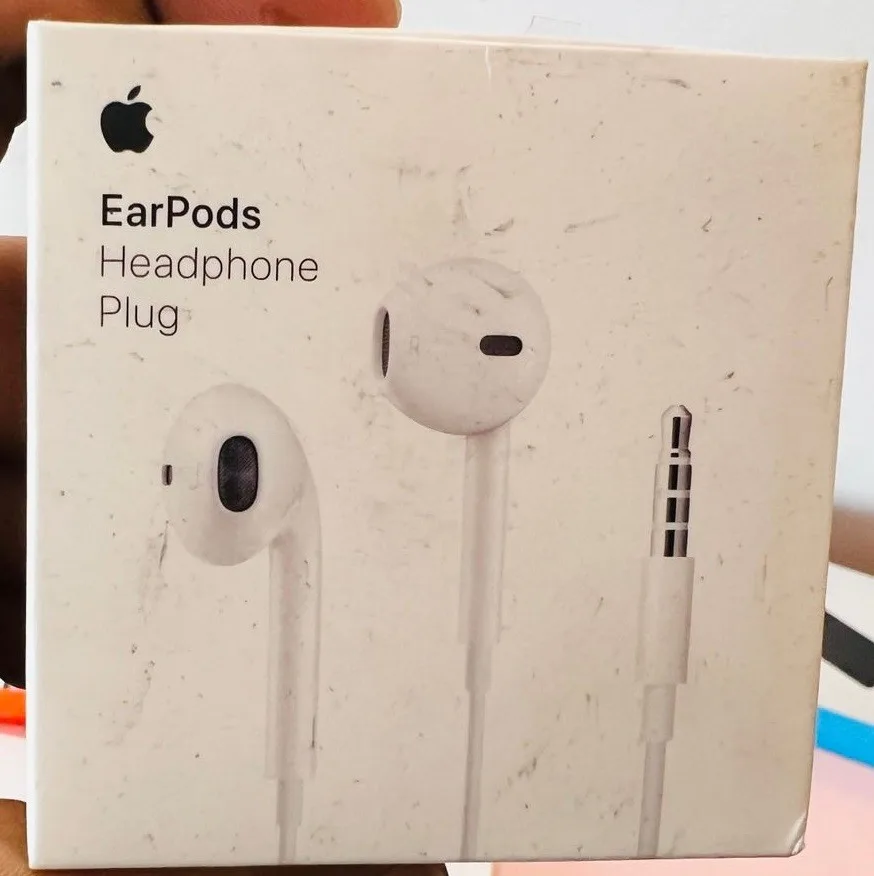Apple EarPods (3.5mm Headphone Plug)