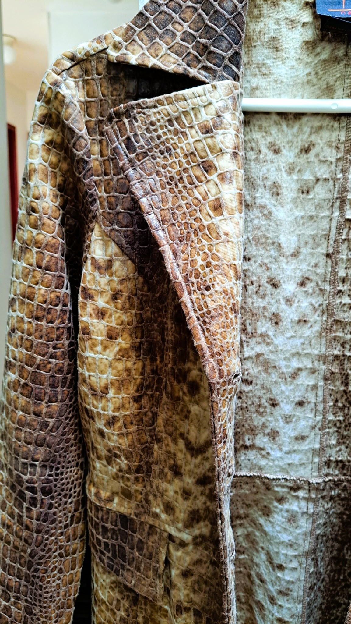 Women's Vintage Crocodile Skin Embossed Texture Long Blazer/Coat