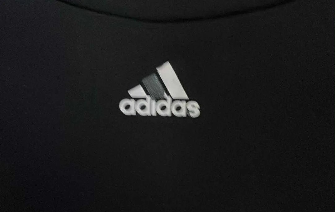 Man Adidas Athletic Top - Size M image indicator(2)