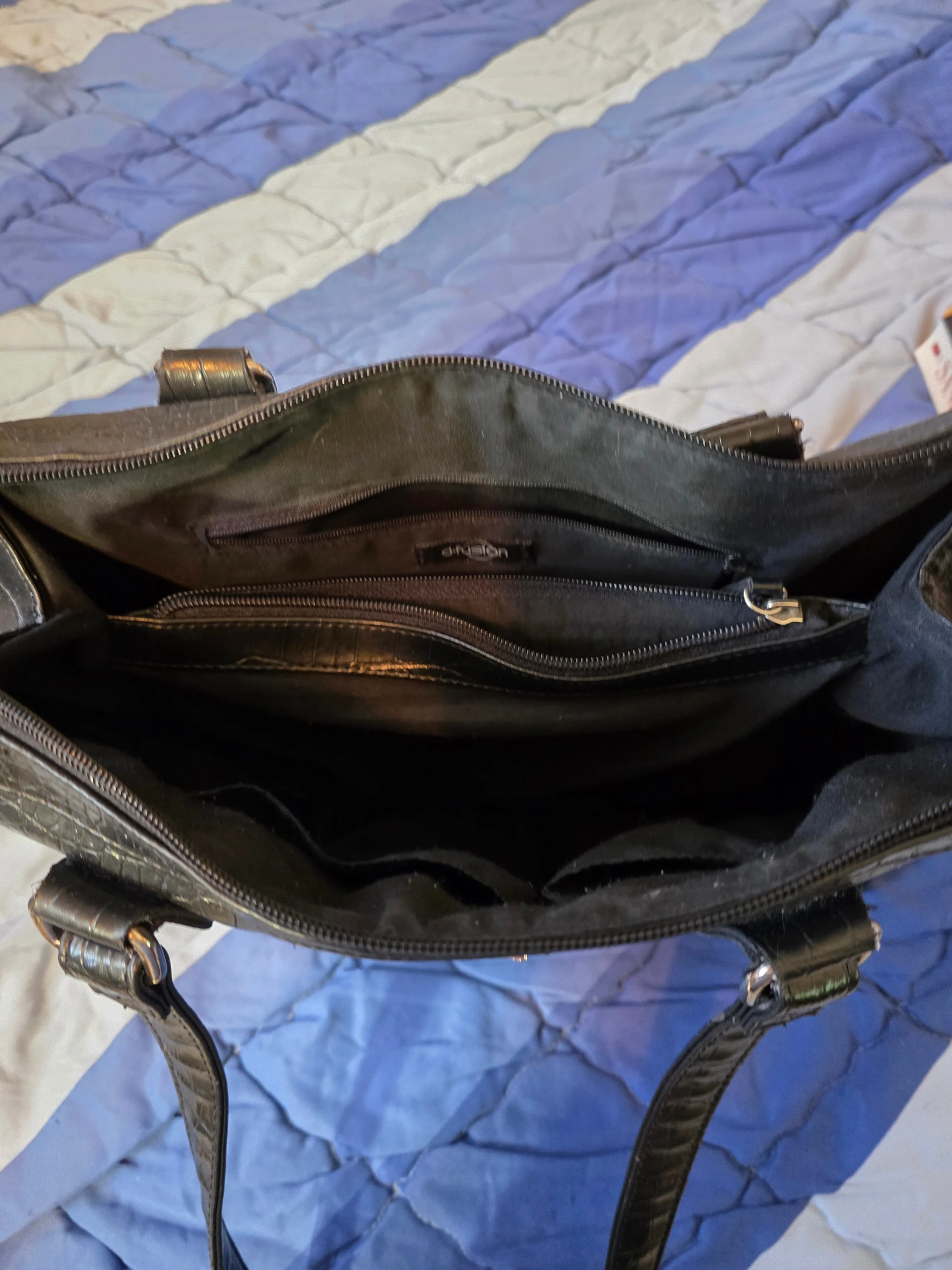 D-Fusion Black Tote Hand Bag image indicator(4)