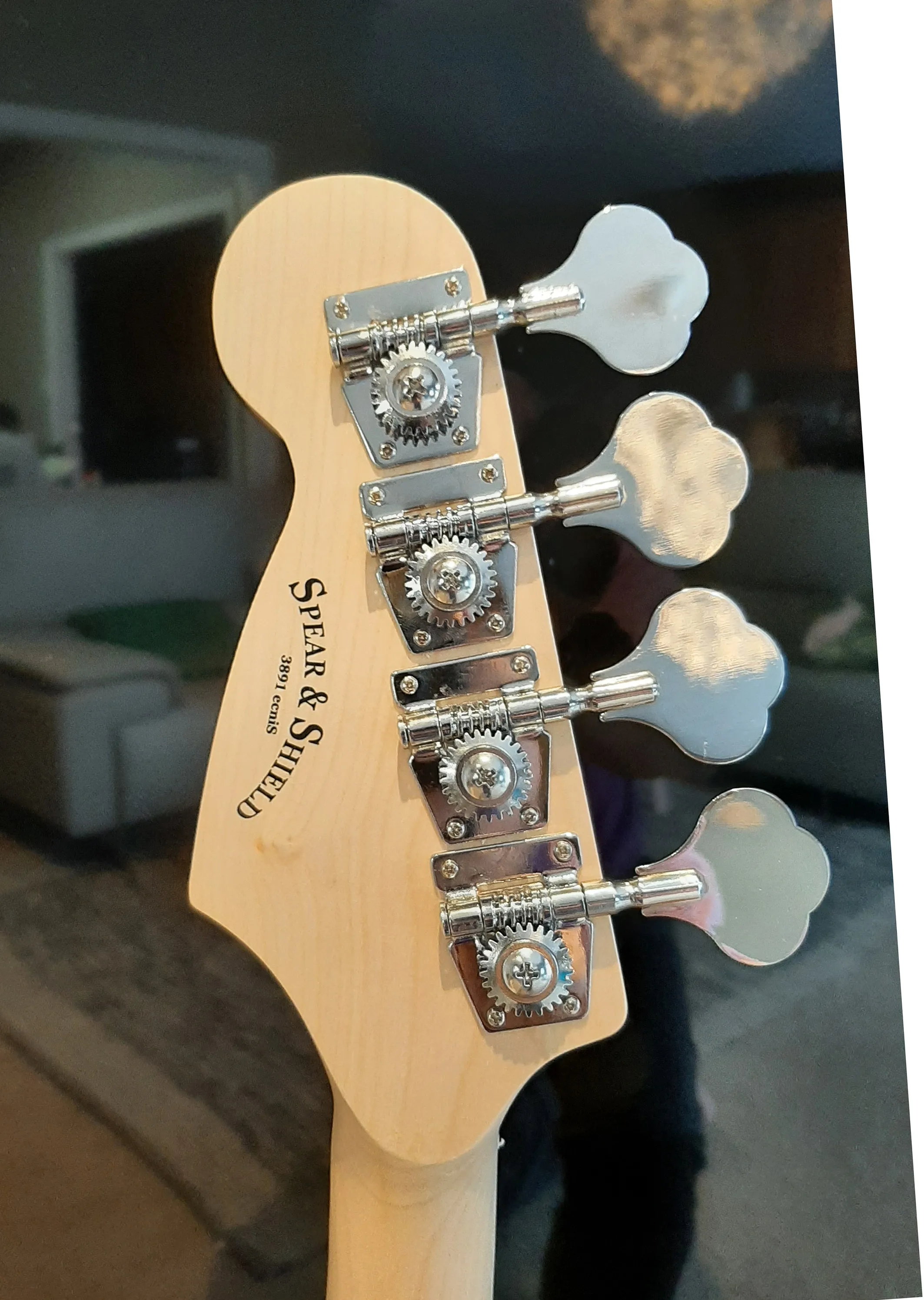 Brand New Spear & Shield 4-String Bass Guitar – Full Size SB image indicator(5)