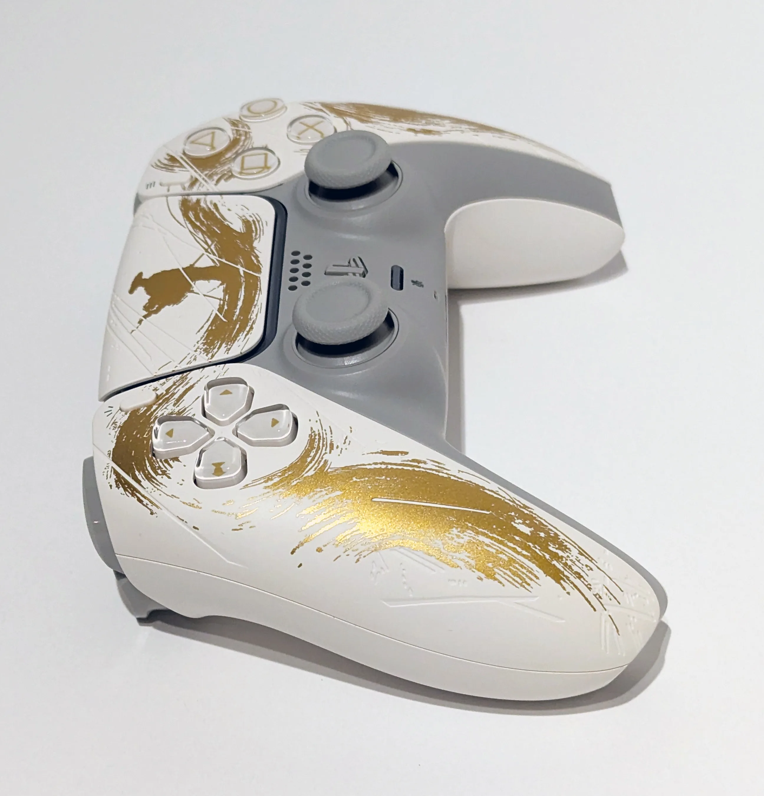 Ghost of Yotei Gold PS5 Controller - Brand NEW Open Box image indicator(5)