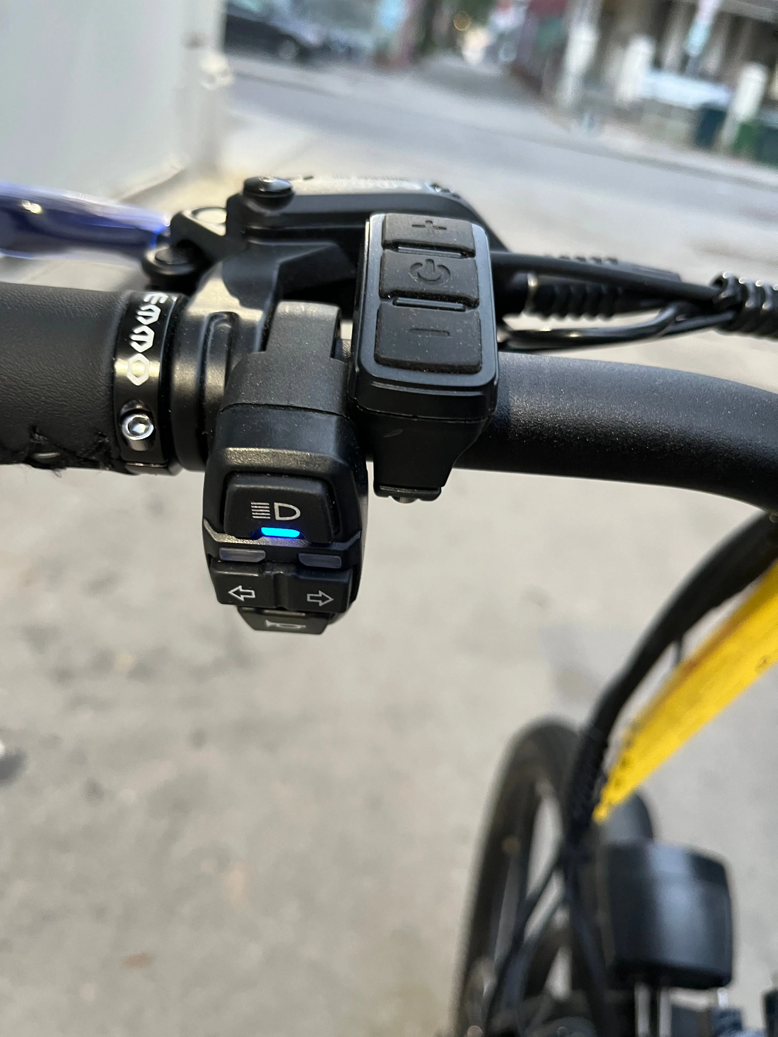 EMMO Trevo Pro Electric Bicycle | Showroom Demo / Full Warranty image indicator(8)