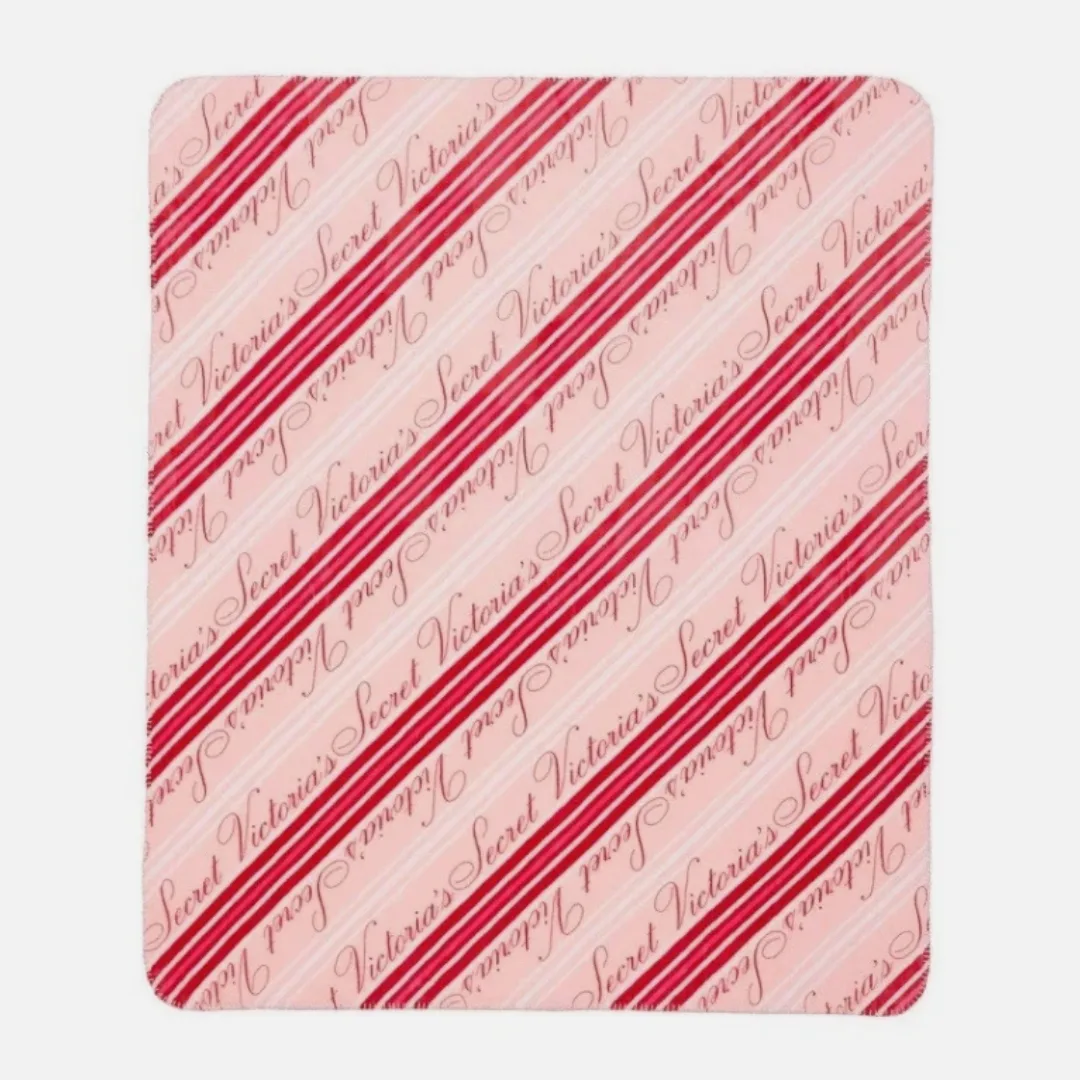 Victoria's Secret Cozy Plush Blanket 60 x 50 in. image indicator(5)