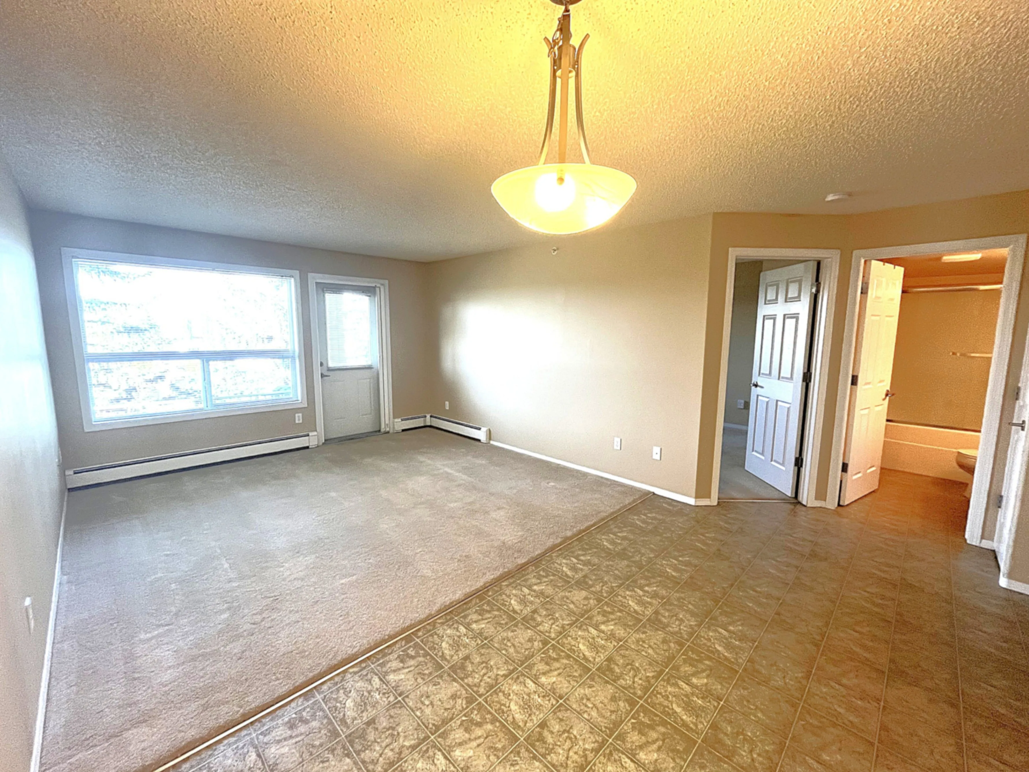 1-Bedroom Apartment Condo in CLAREVIEW image indicator(3)