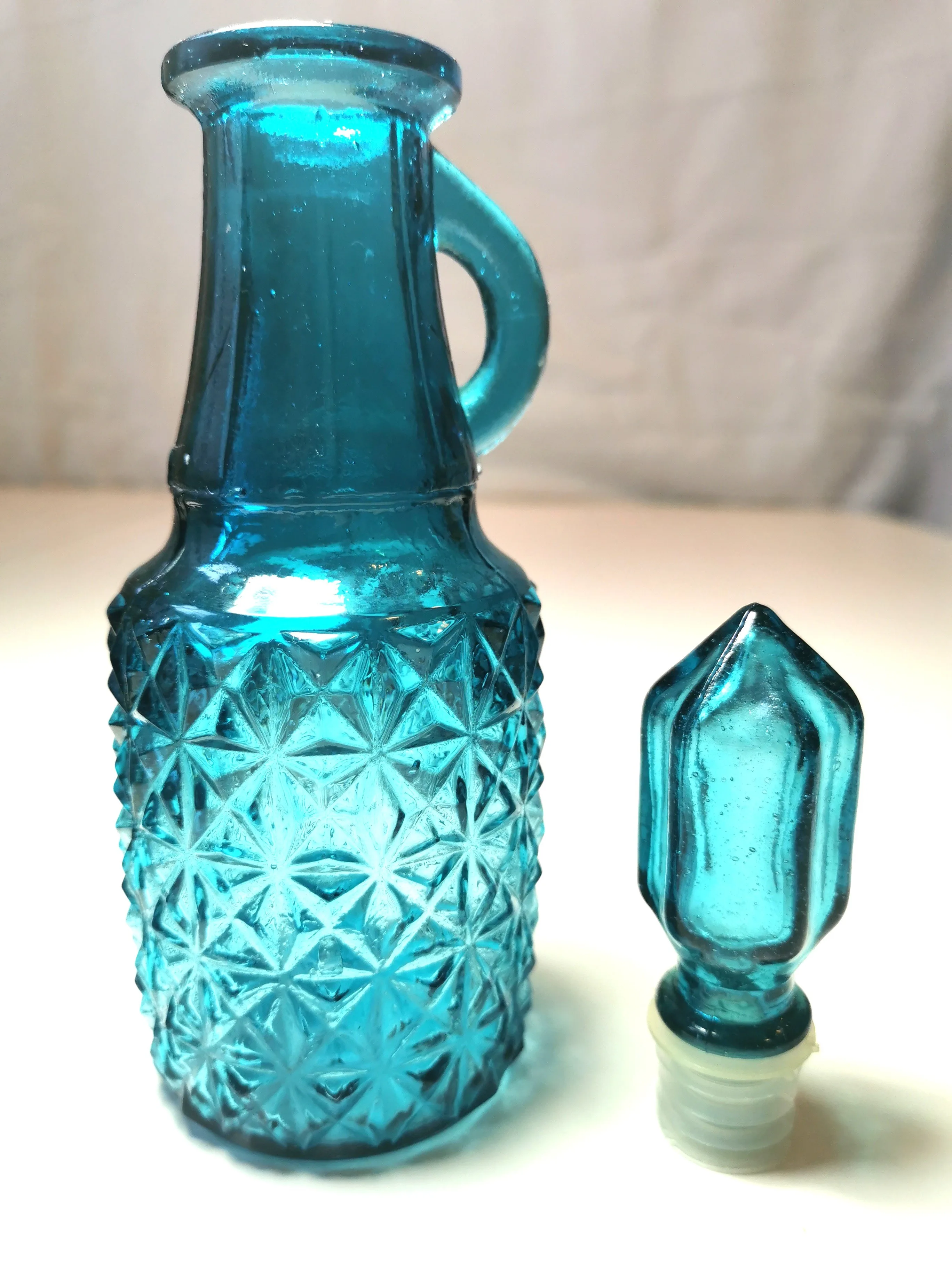 Blue Glass Cruet Vintage Diamond Pattern image indicator(8)
