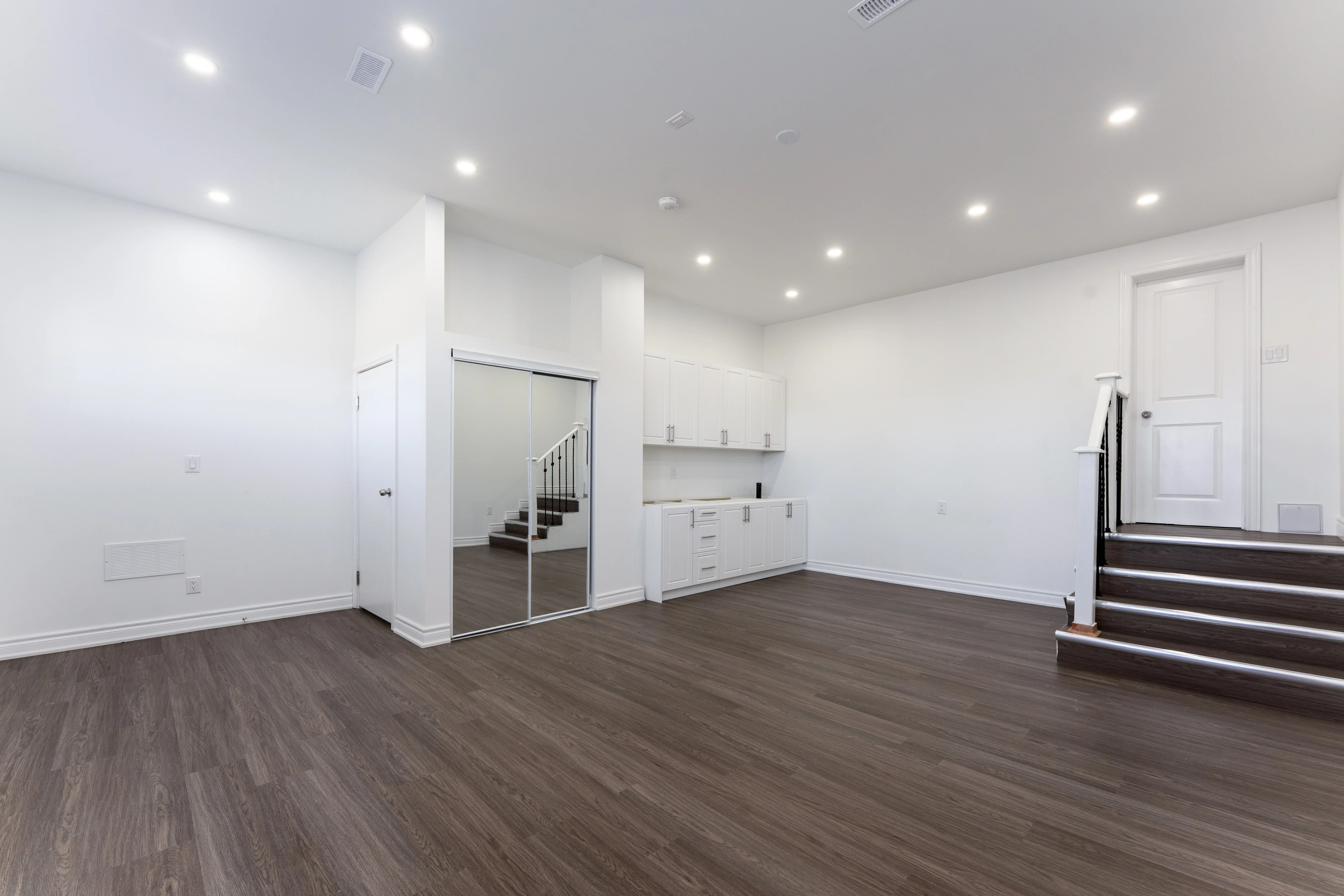 Modern 2-Bed Walkout Basement • Separate Entrance + Parking! image indicator(6)