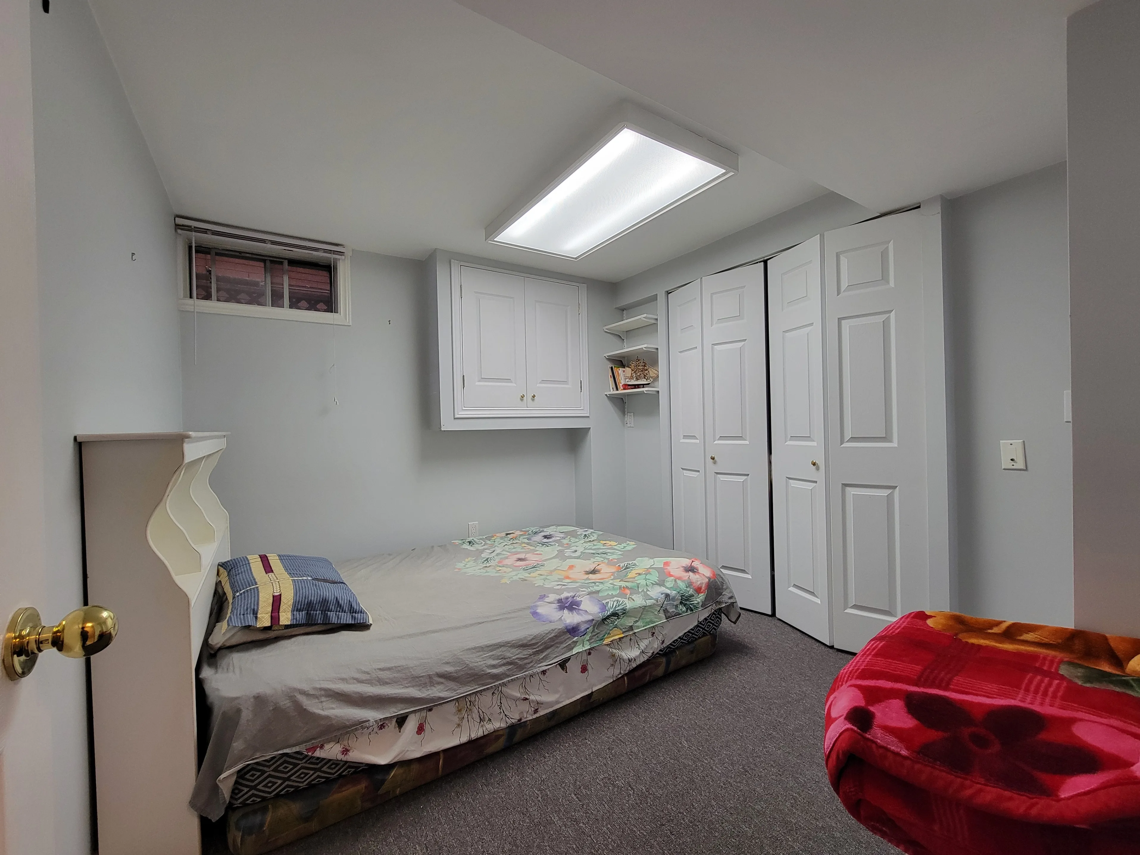 1 PRIVATE ROOM WITH PARKING AVAILABLE FROM JAN 1 image indicator(6)