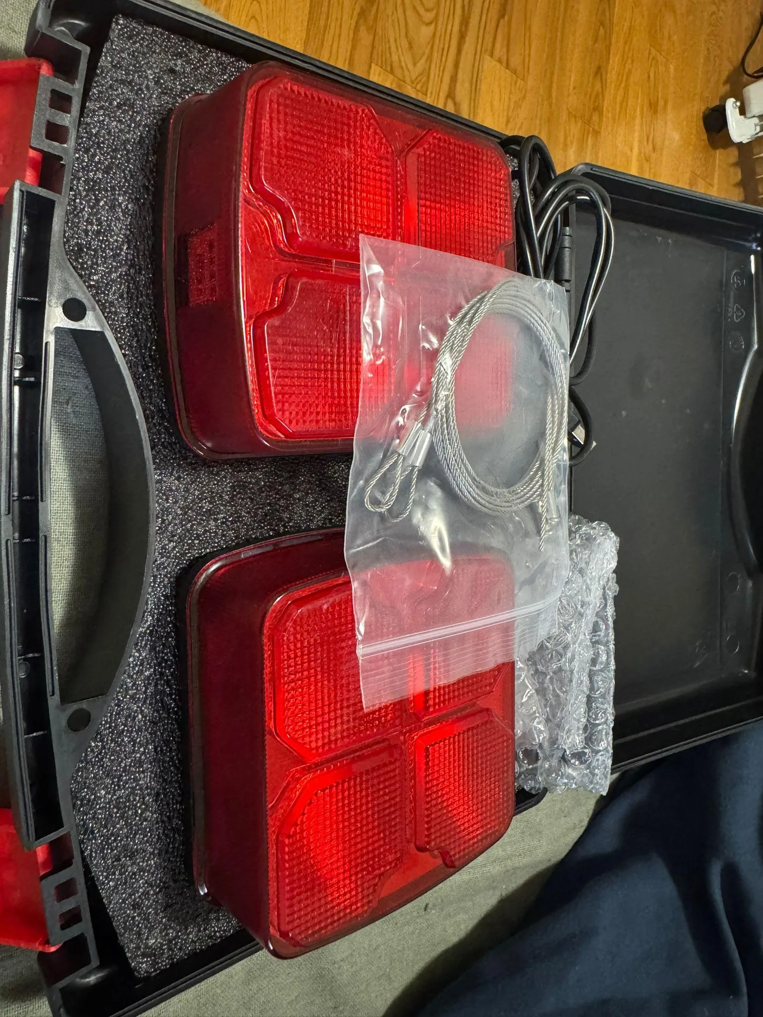 AgriEyes 2PCS Wireless Trailer Light Kit for Towing image indicator(3)