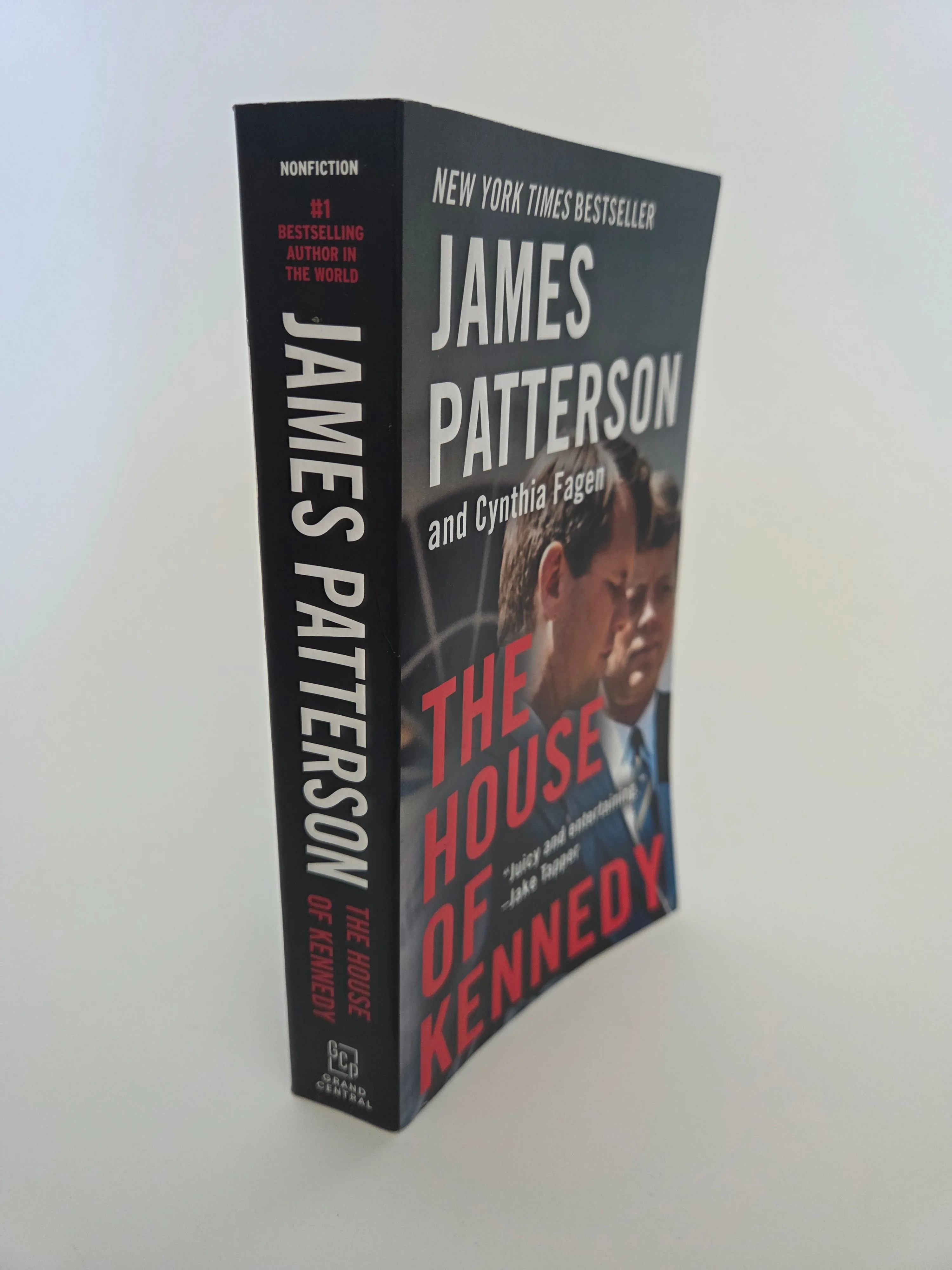 The House of Kennedy – James Patterson, paperback image indicator(2)