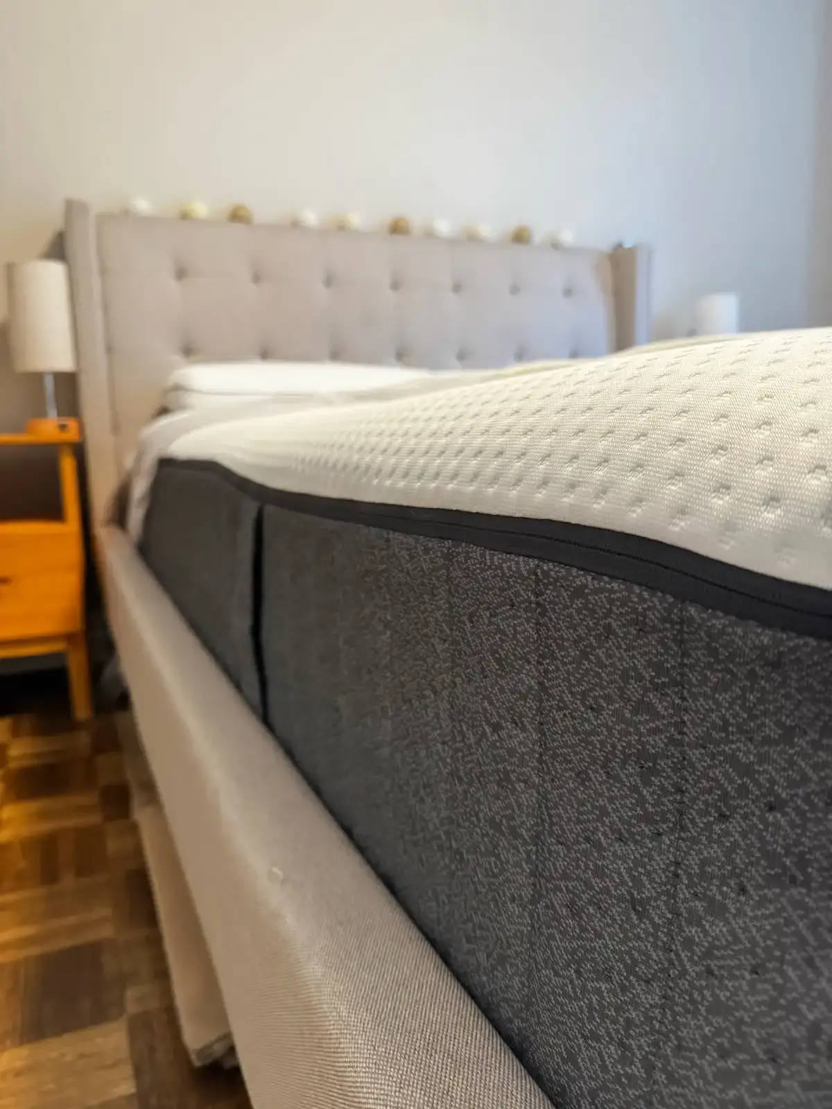Queen Size 'Emma Hybrid Comfort Plus' Mattress - LIKE NEW - photo 2