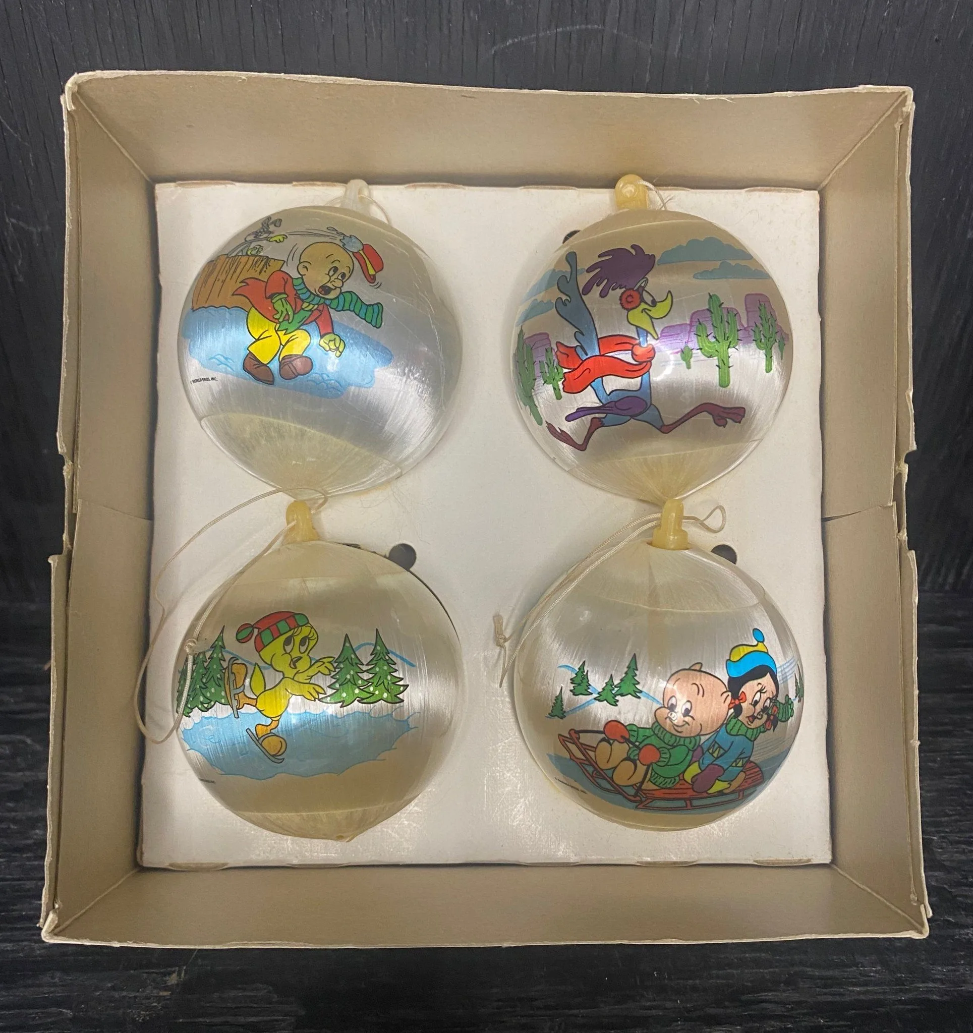 Vintage Looney Tunes Christmas Ornaments image indicator(2)