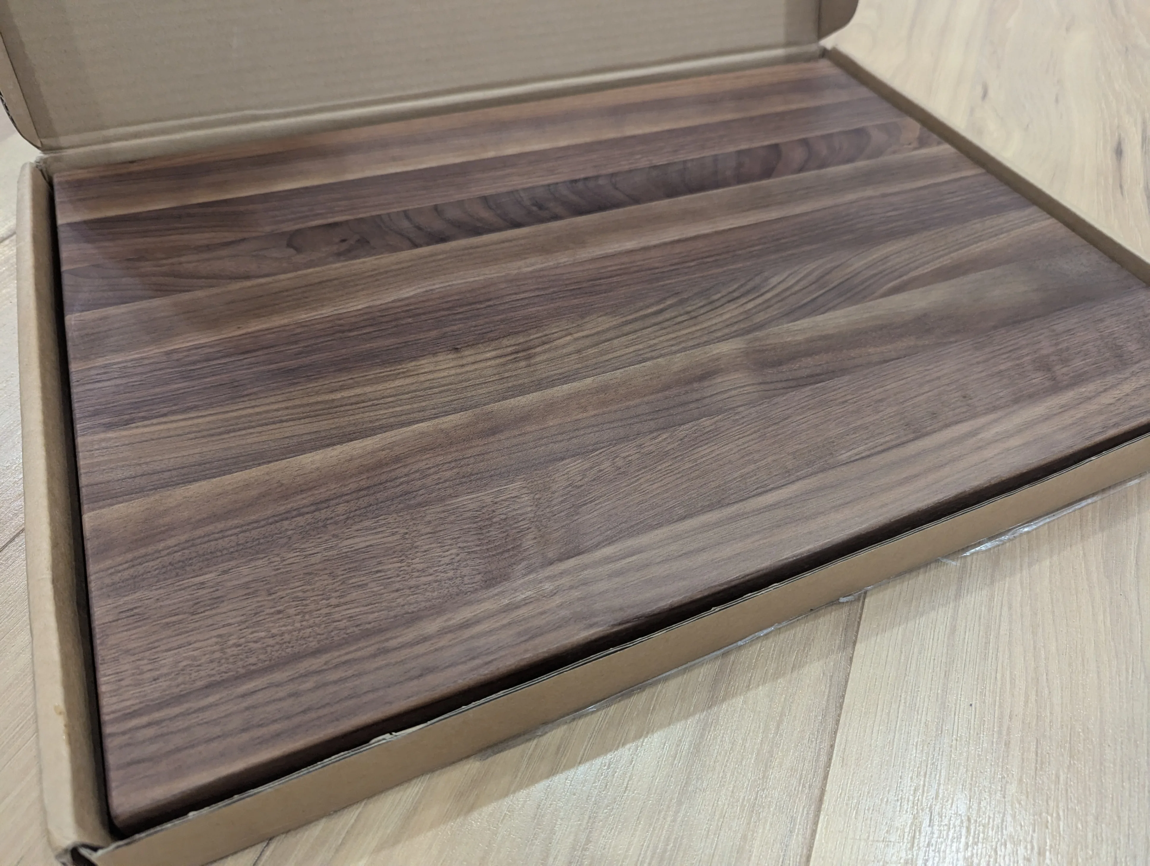 HexClad Large Walnut Cutting Board 19.75 x 13.75" image indicator(3)