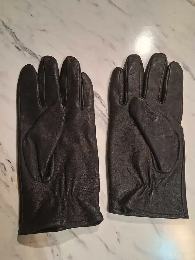 Perrin Collection Leather Gloves