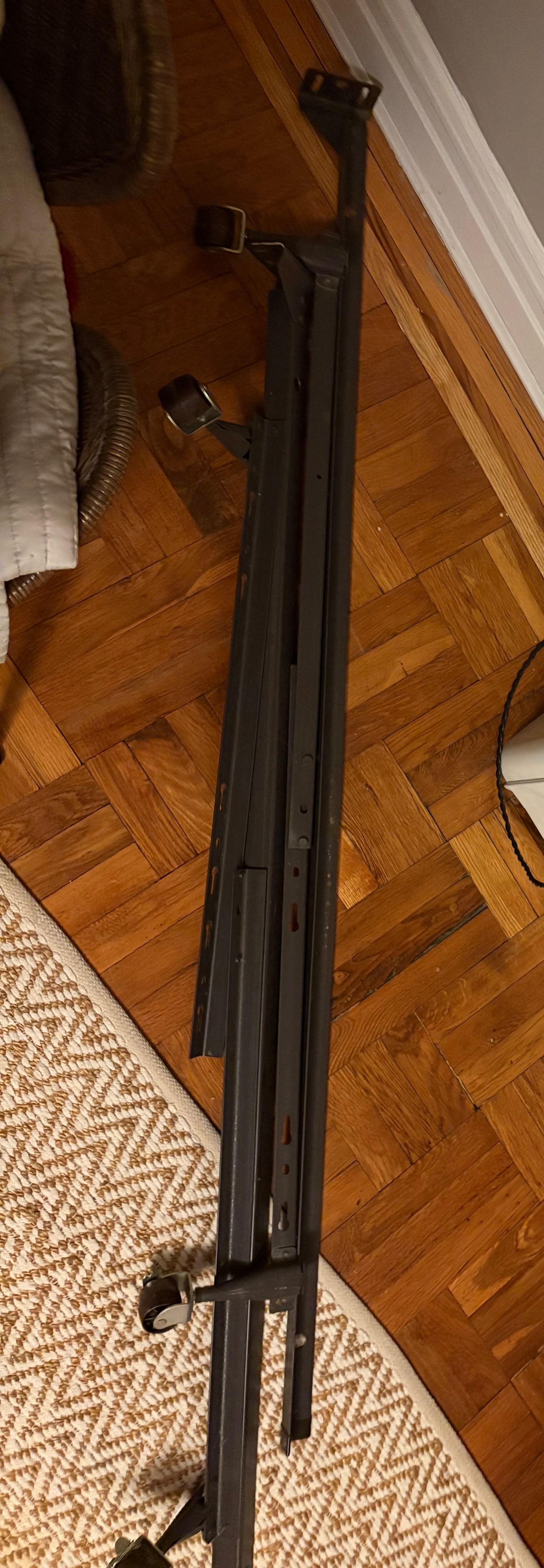 Free bed frame (full to queen)