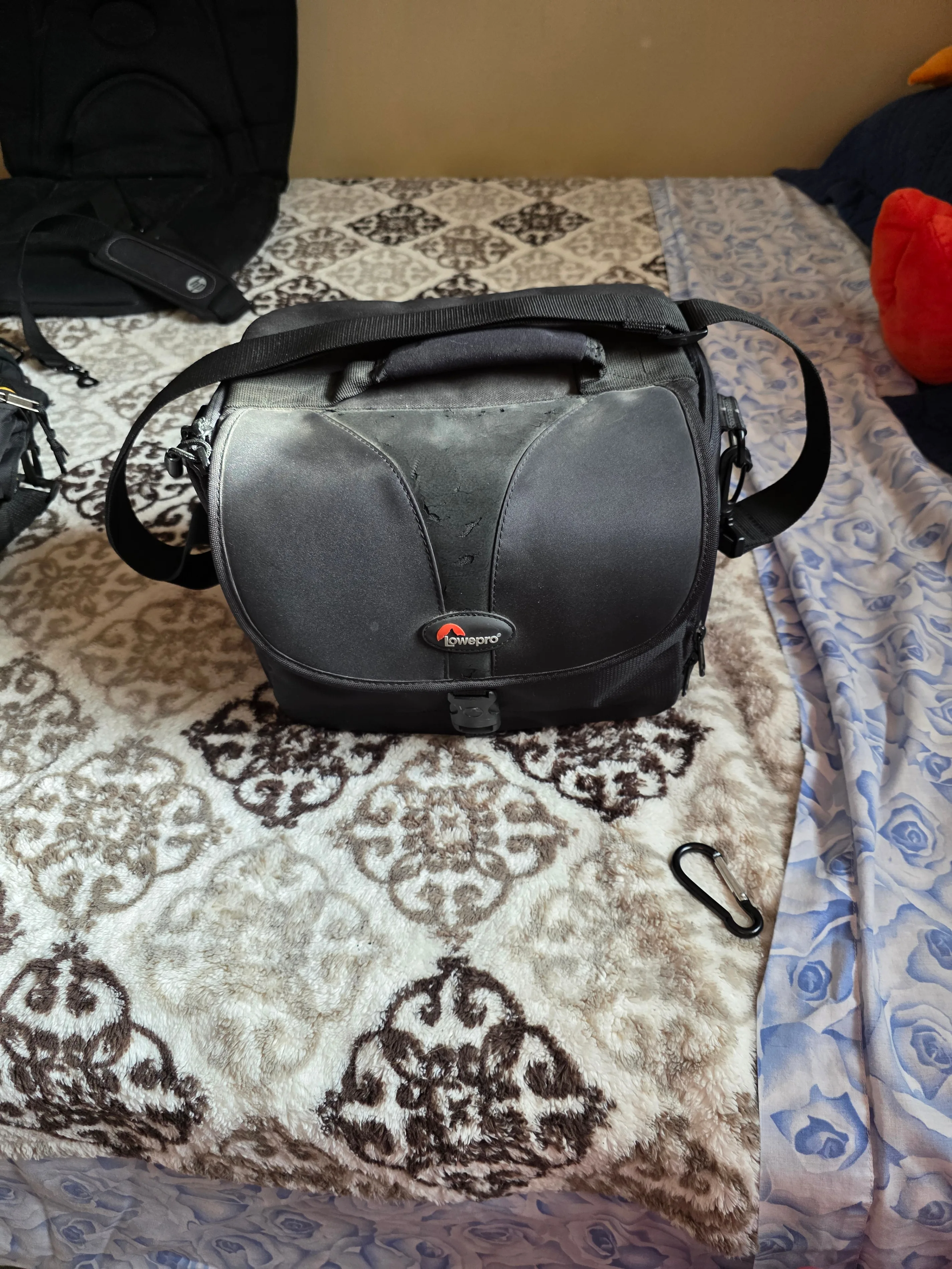 Lowepro Camera Bag - Black image indicator(7)