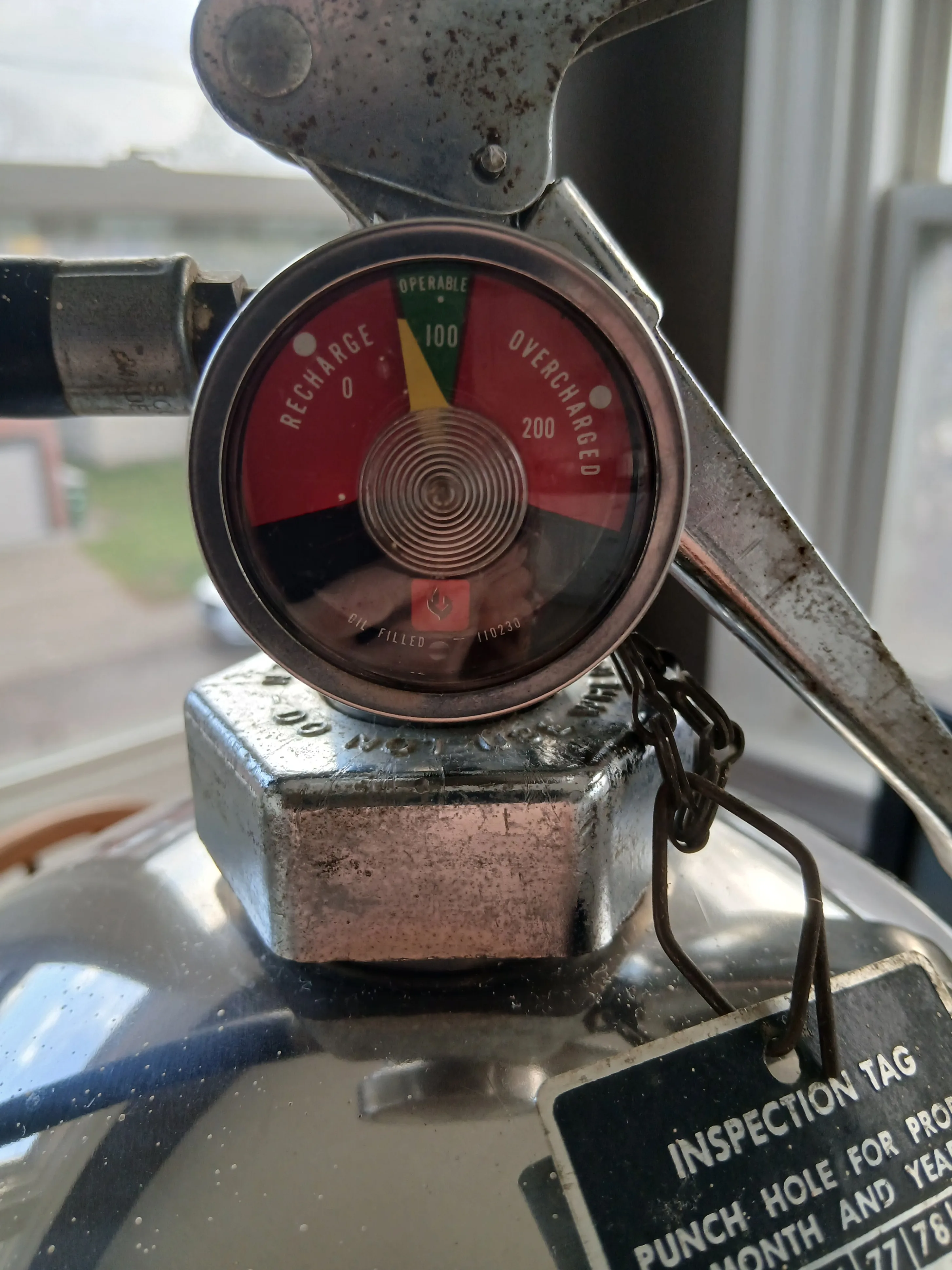 2 Gal Water Fire Extinguisher - Self Rechargeable image indicator(2)