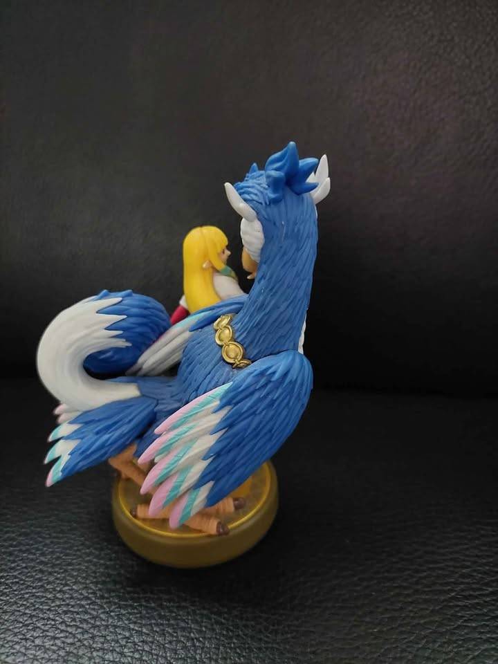 Amiibo Zelda & Loftwing (Nintendo Switch) figure - photo 3