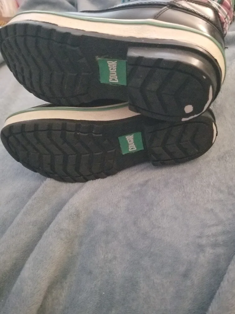 2 pairs girl's winter/rain/snow boots  Sizes 1-2M image indicator(4)