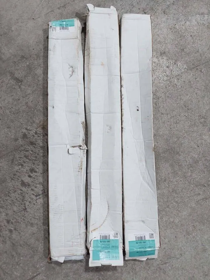 New Sydney Chicago 24" Towel Bar Black image indicator(2)