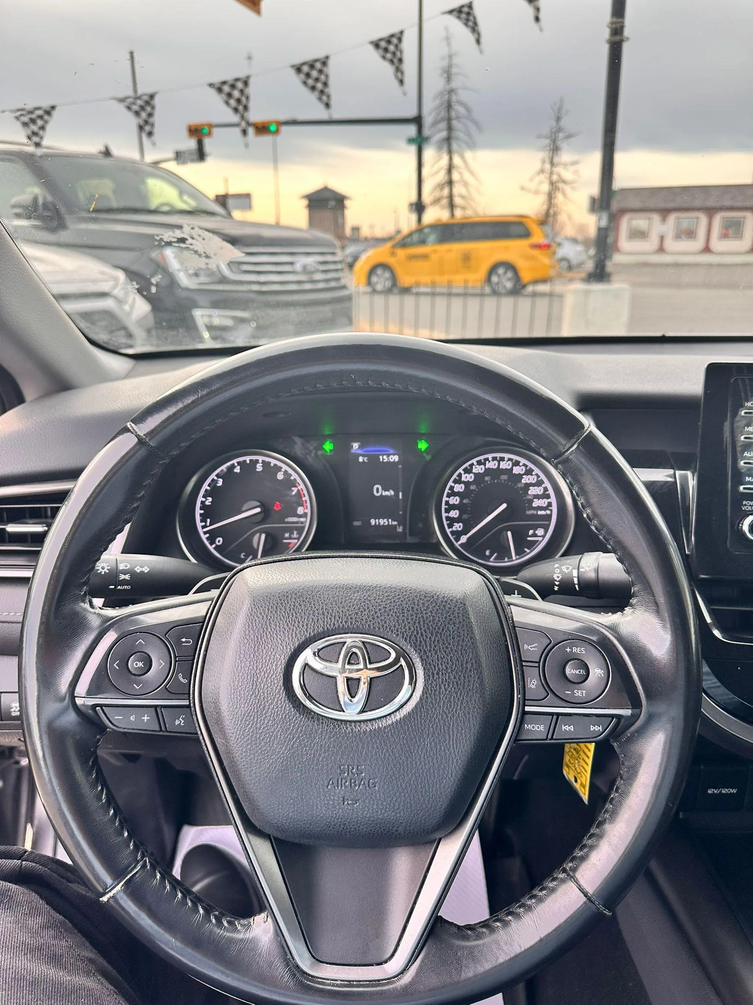 Toyota Camry SE image indicator(8)