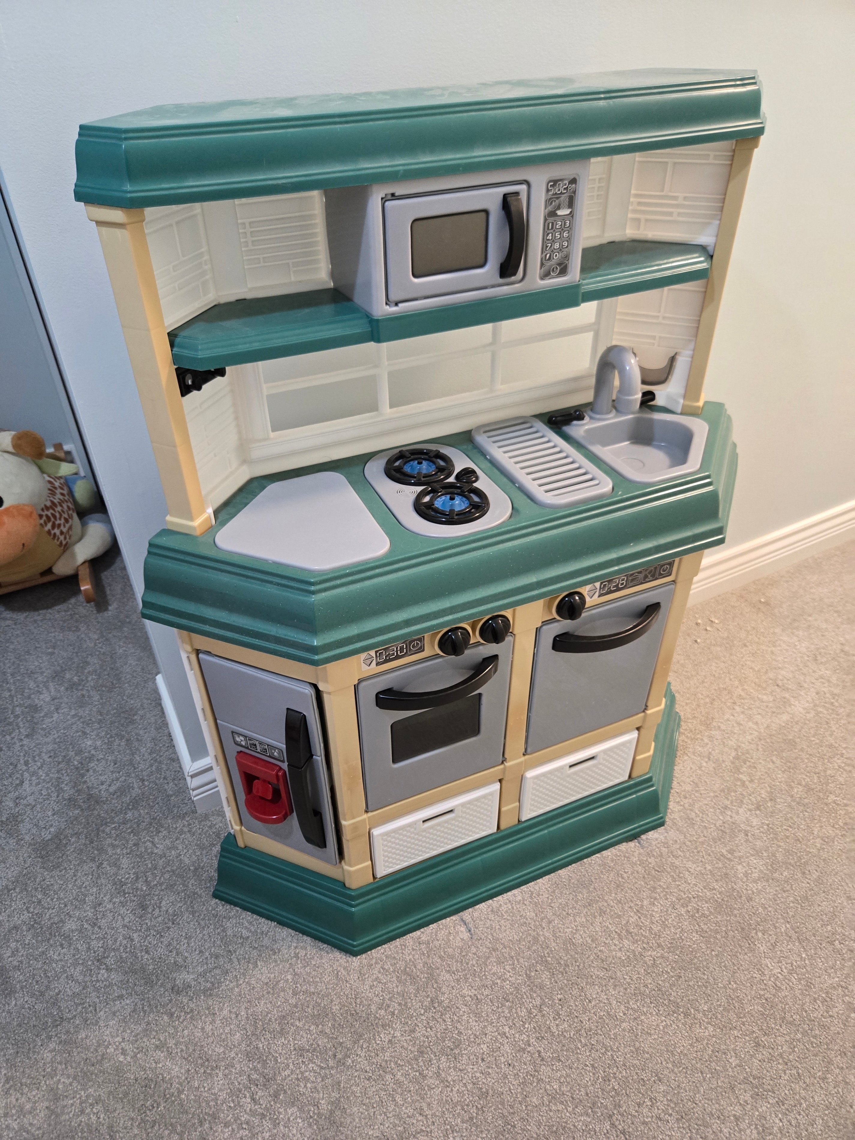 play kitchen
