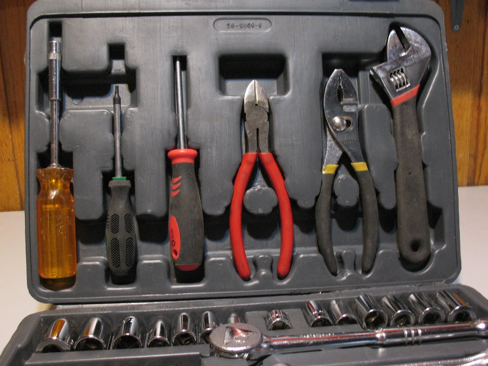 95 Piece Home Tool and Socket Set, LIKE NEW image indicator(3)