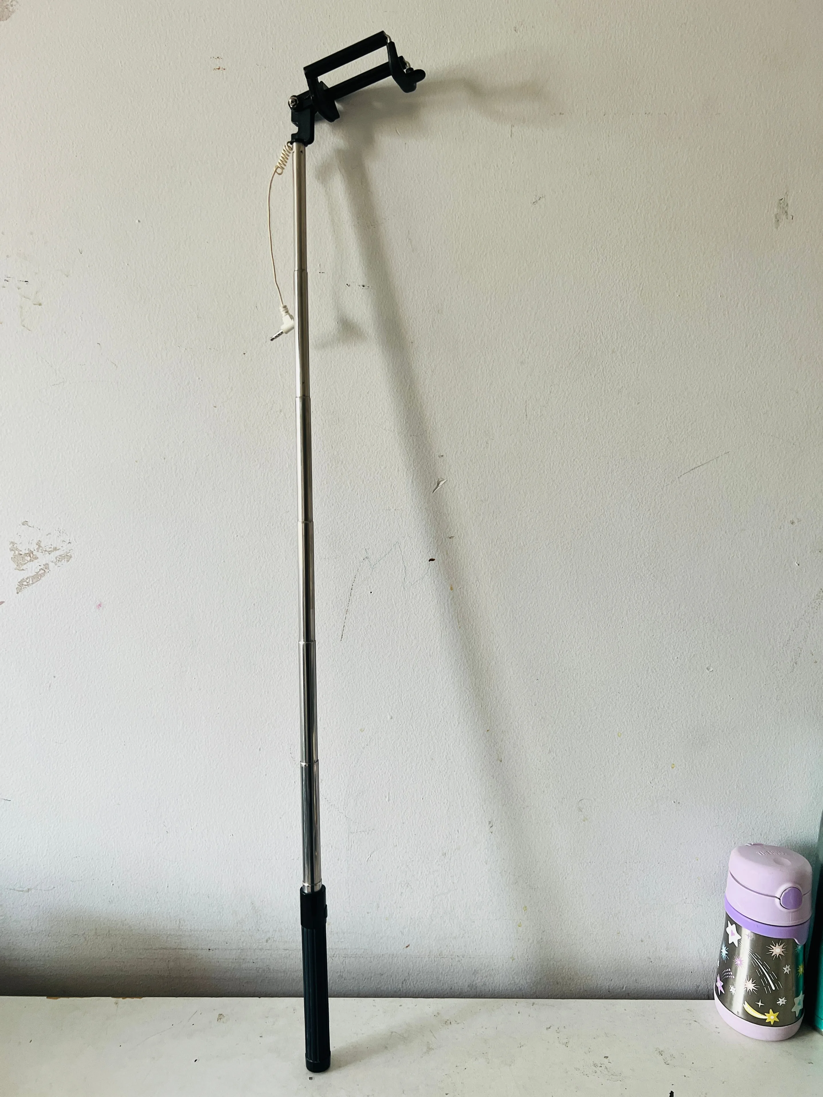 Extendable Selfie Stick / Perche à selfie extensible image indicator(2)