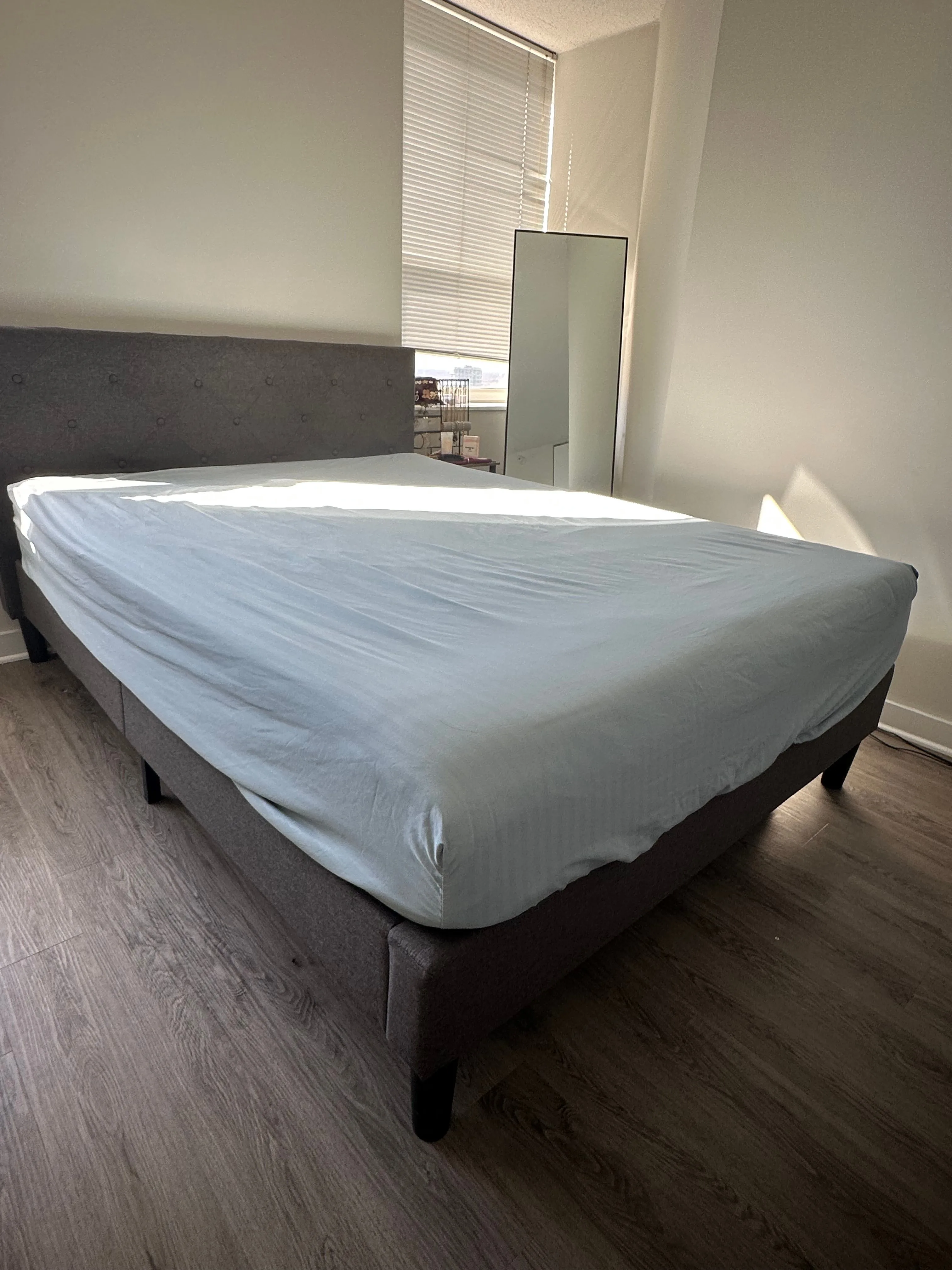 Queen Bed image indicator(2)