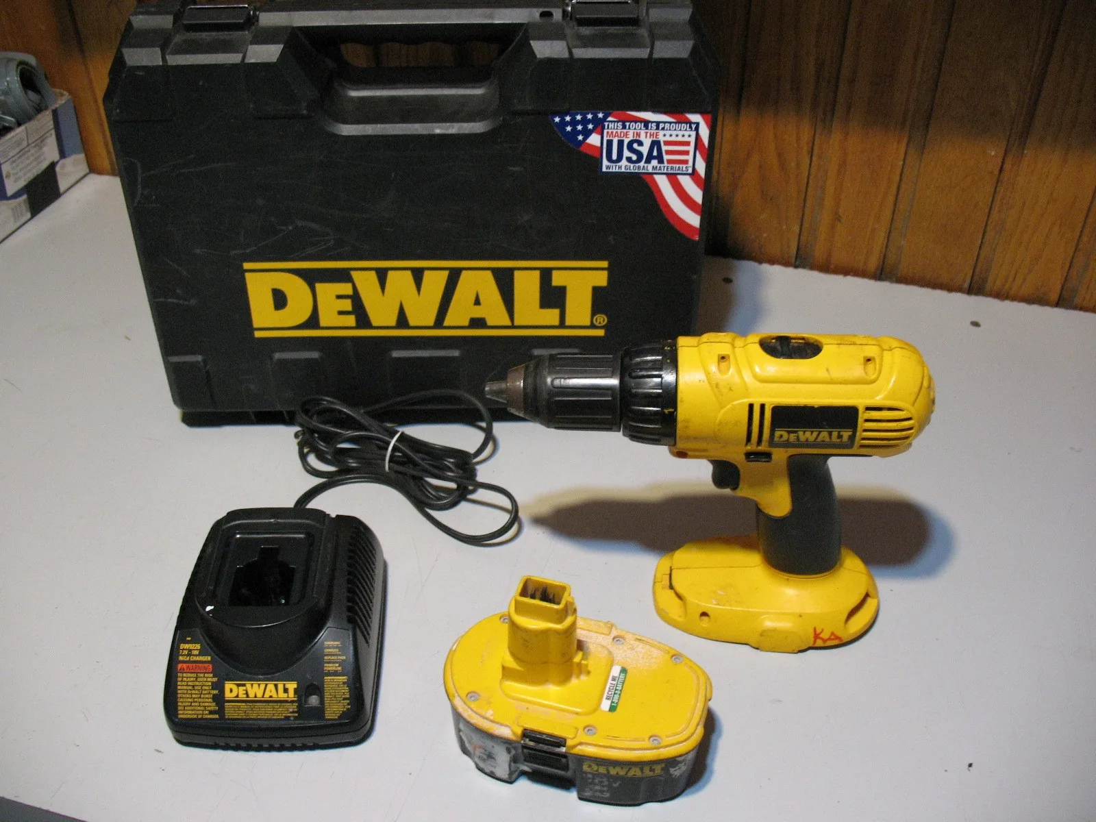 DeWalt 18 Volt Drill Package image indicator(2)