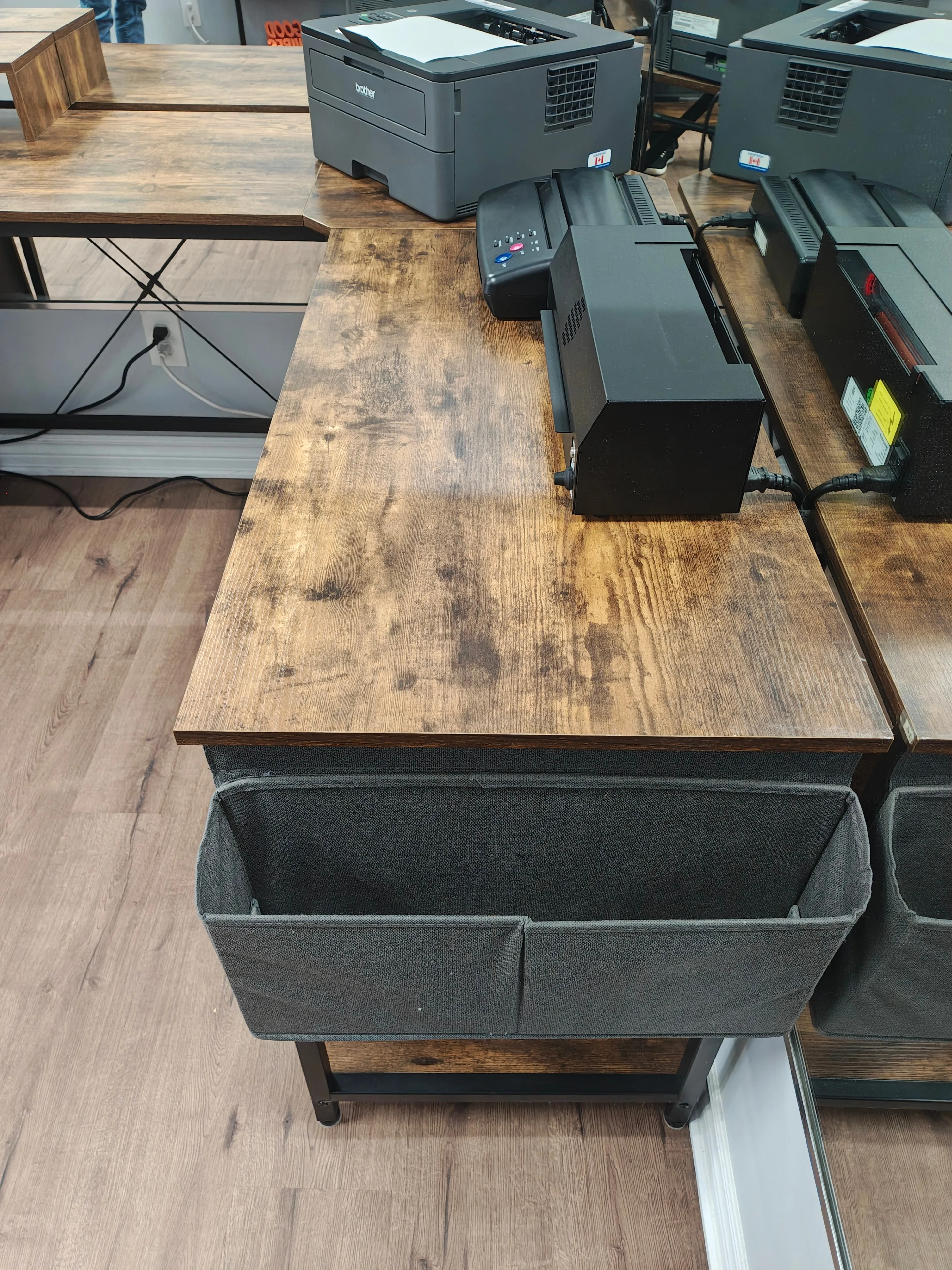 L-Shaped Corner Computer Desk - Spacious Workstation image indicator(4)