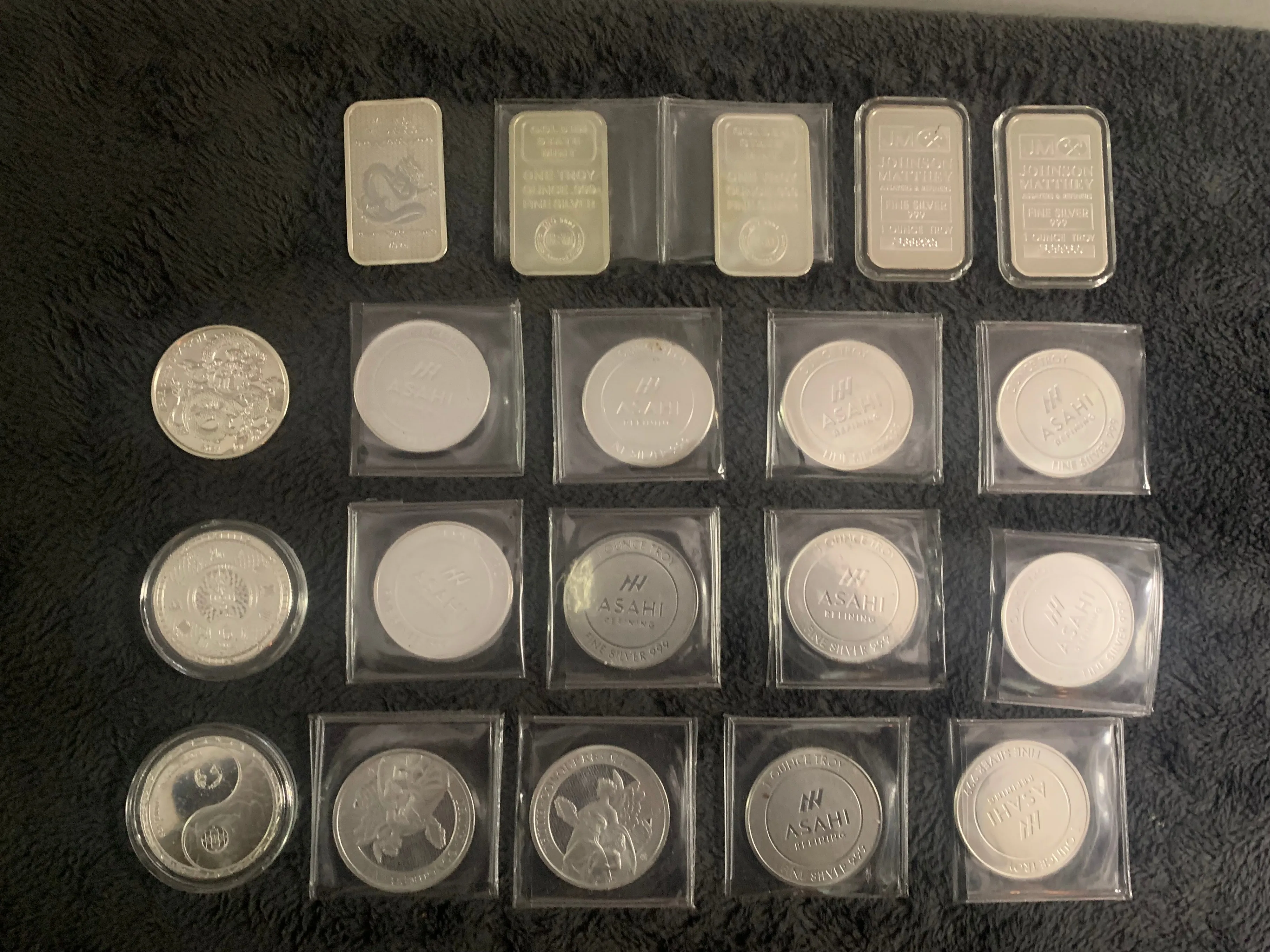 Lot of 20 1oz Coins / Silver Bars image indicator(4)