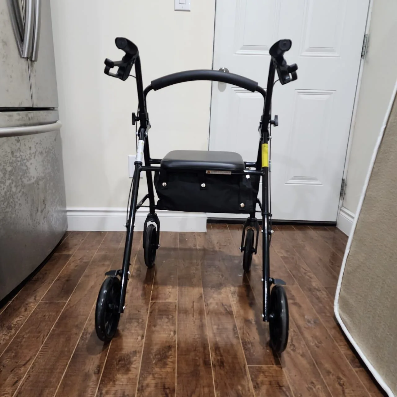 Folding Walker with Seat,4-Wheels Rollator-Only 3 times used image indicator(5)