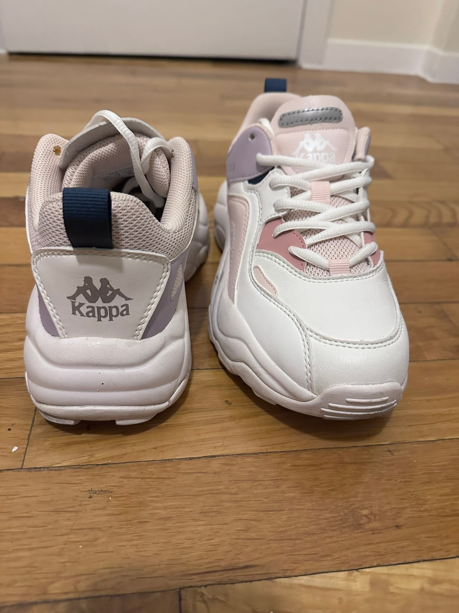 Kappa White & Pink Sneakers – Women’s US 5½