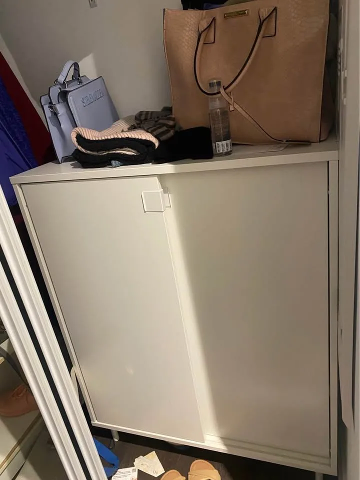 IKEA VIHALS Cabinet with Sliding Doors image indicator(3)