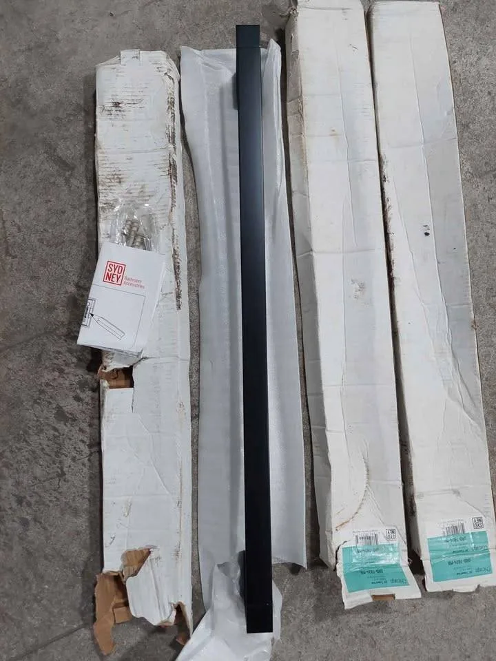 New Sydney Chicago 24" Towel Bar Black thumbnail