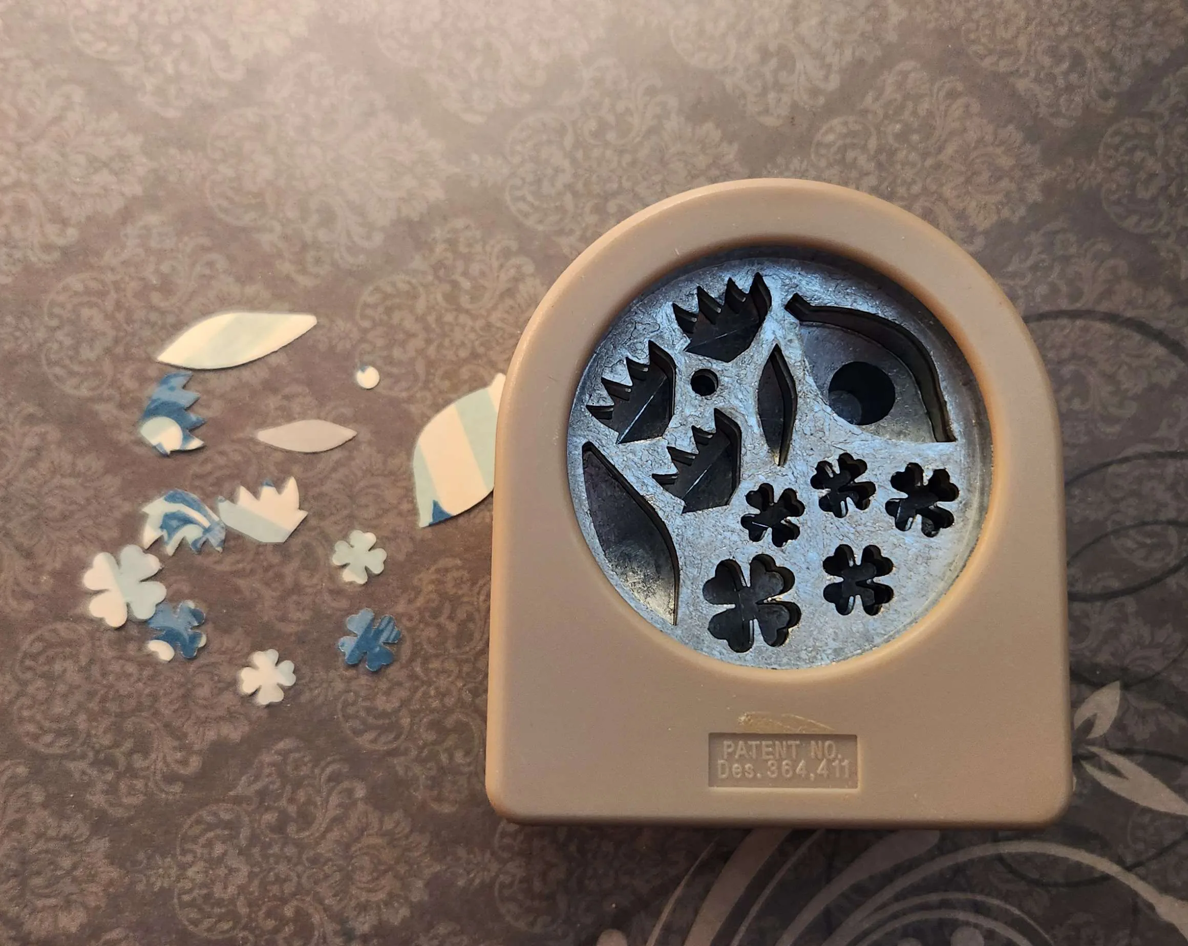 Leaf and Clover Paper Punch thumbnail