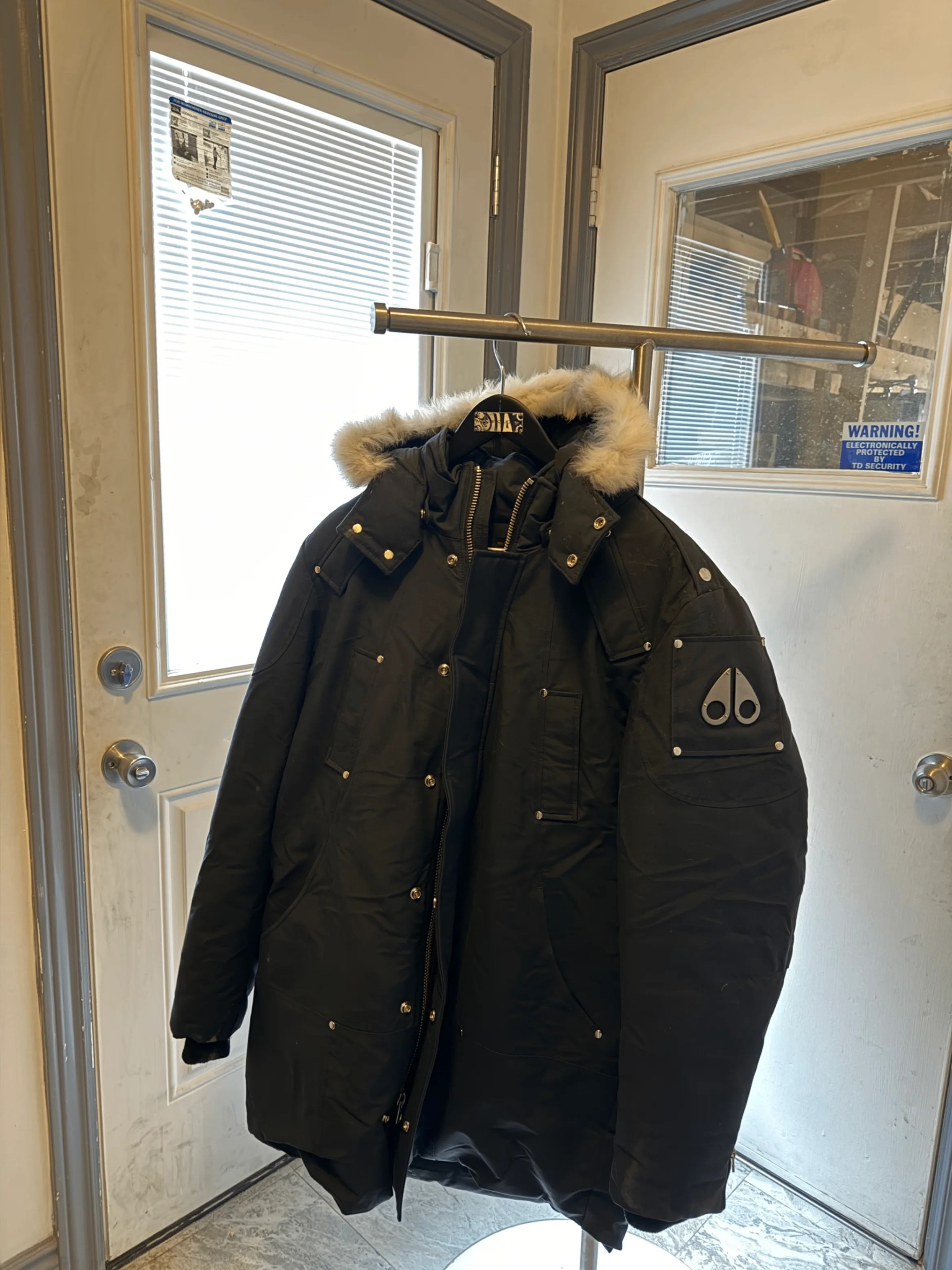 Moose Knuckles shearling trim parka (2023): (XL) image indicator(2)