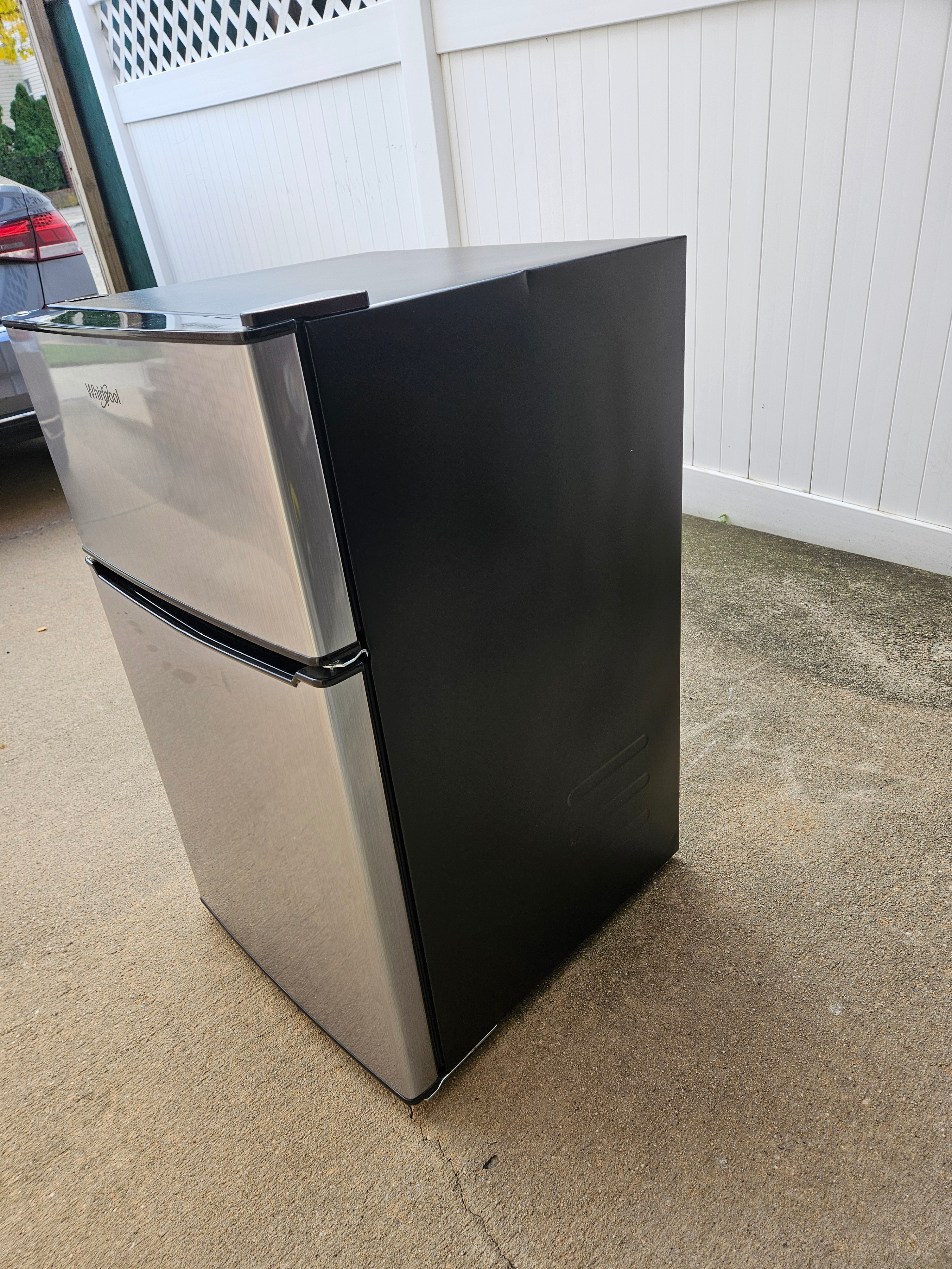 Whirlpool 3.1 cu ft Mini Refrigerator Stainless Steel WH31S1E - photo 3