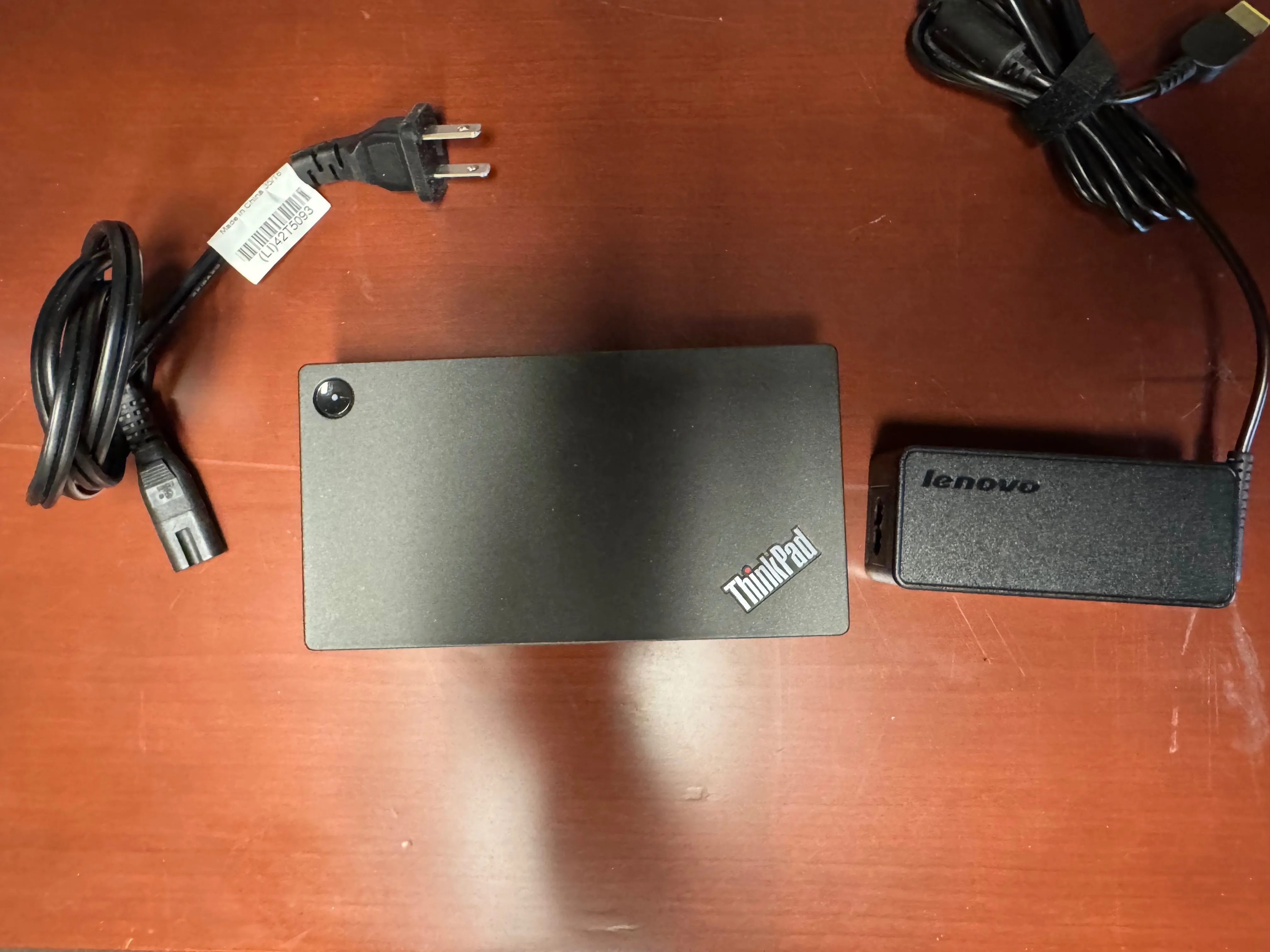 Lenovo ThinkPad USB 3.0 Ultra Dock image indicator(2)