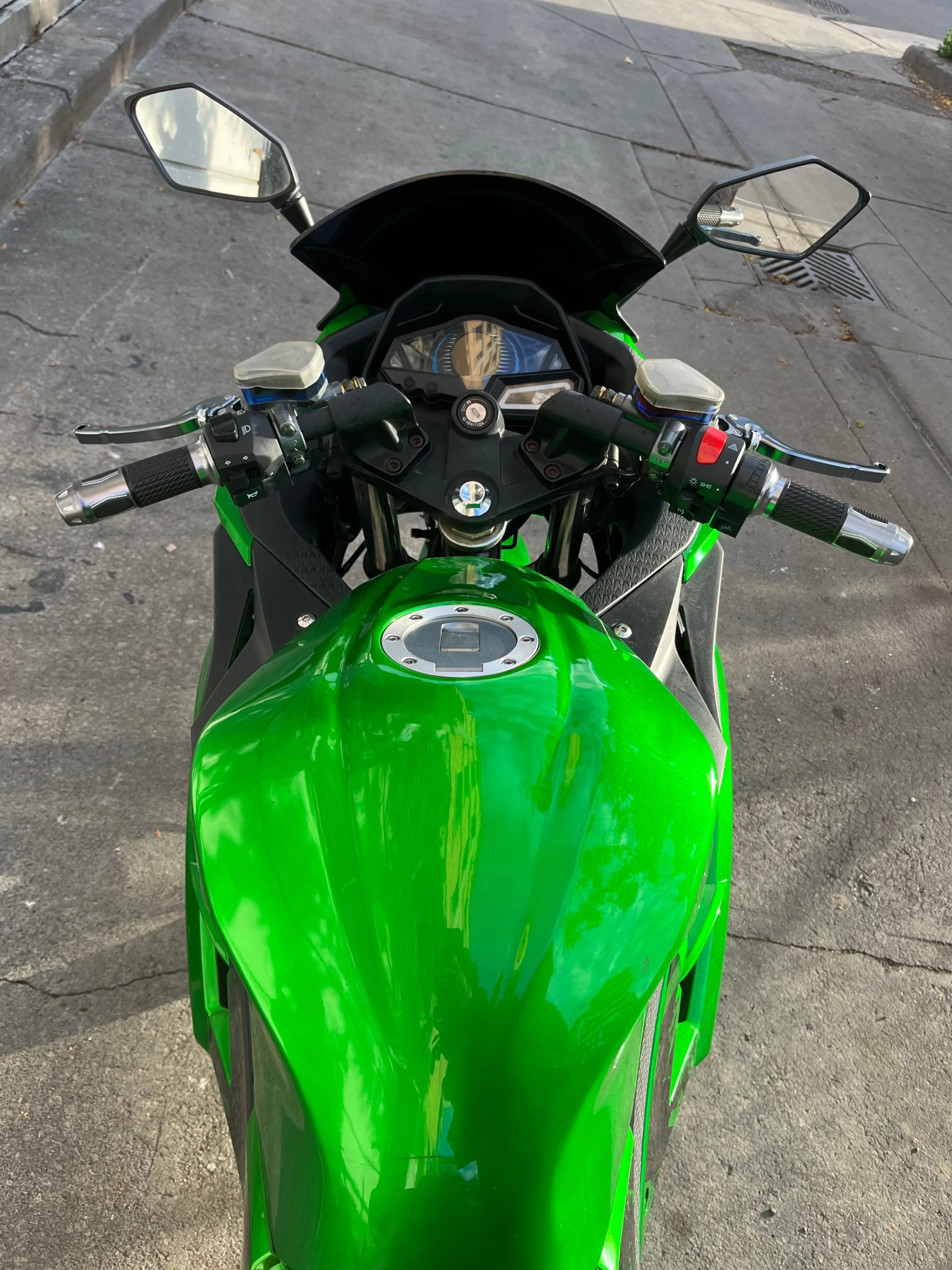 EMMO Zone Max Electric Motorcycle | Showroom Demo/Full Warranty image indicator(3)