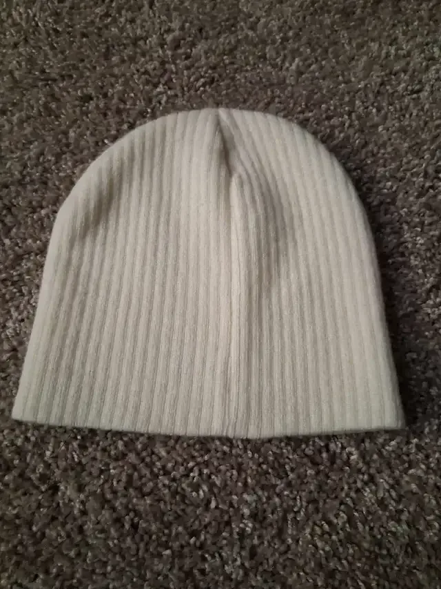 White Winter hat (Beanie) thumbnail