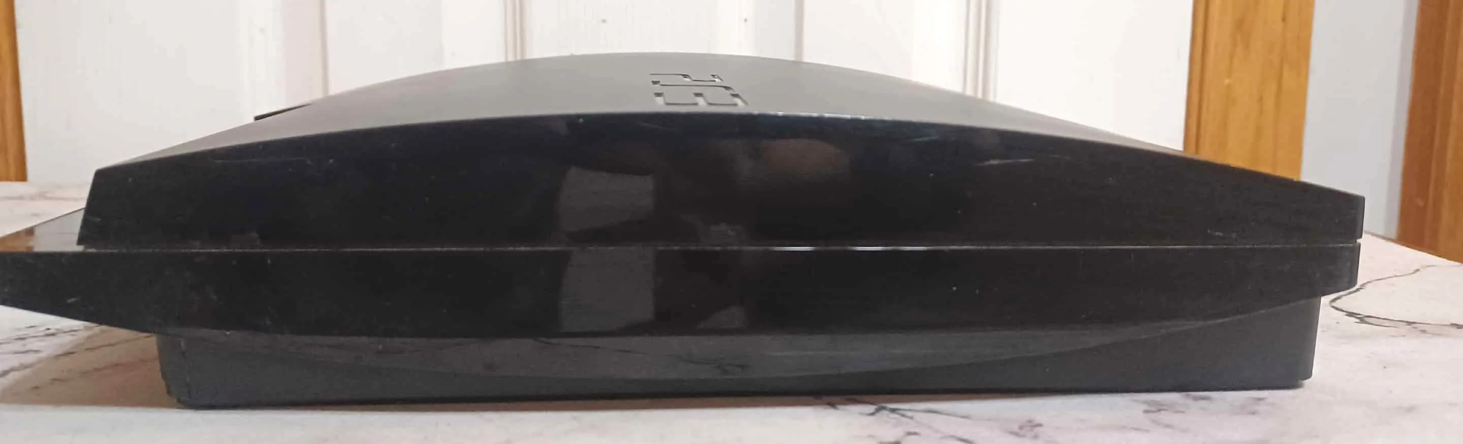 PS3 120 GB + Controller + Controller Charging Stand + All Cords image indicator(8)