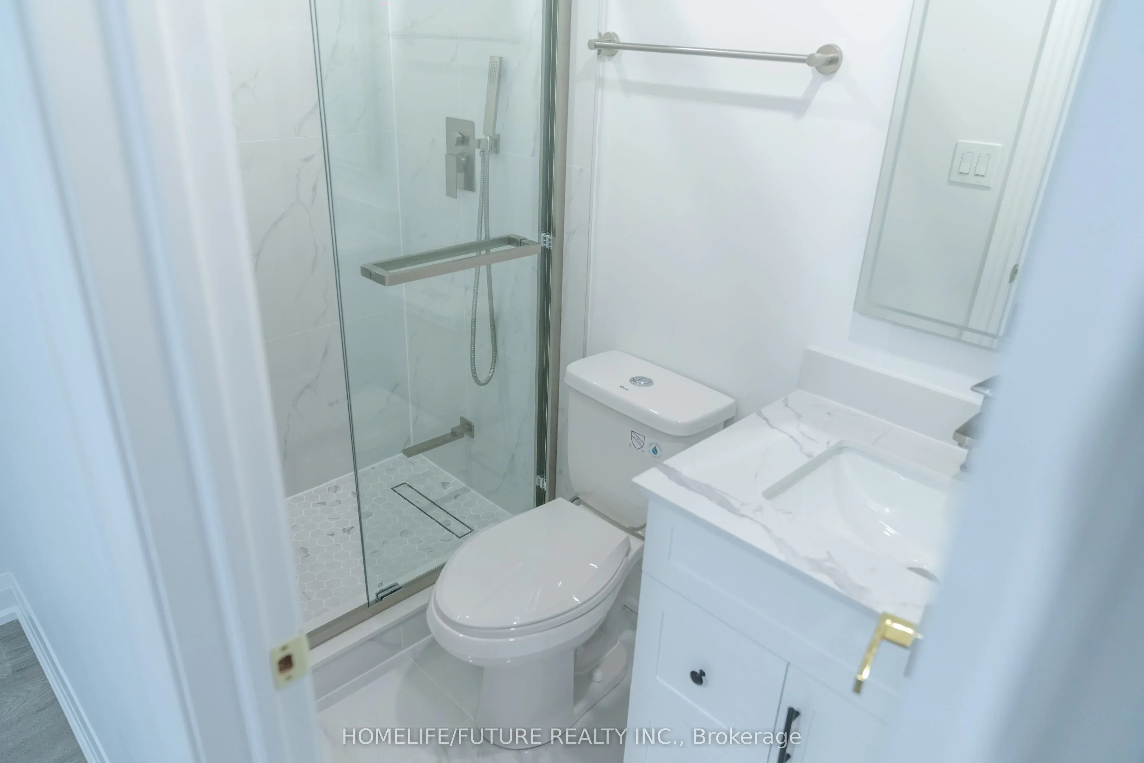 Beautiful 3-BedRental • Sought-After Oshawa Area image indicator(5)