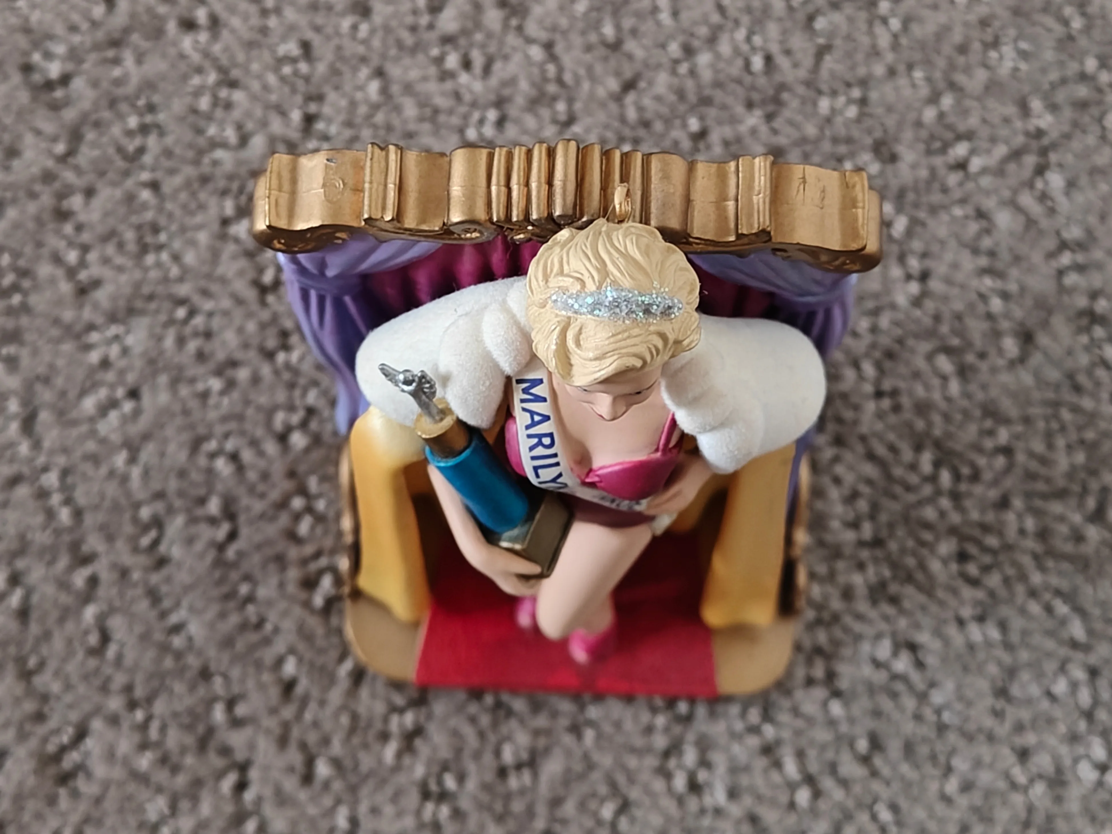 Marilyn Monroe Vintage Heirloom Ornament Collection #131 image indicator(6)