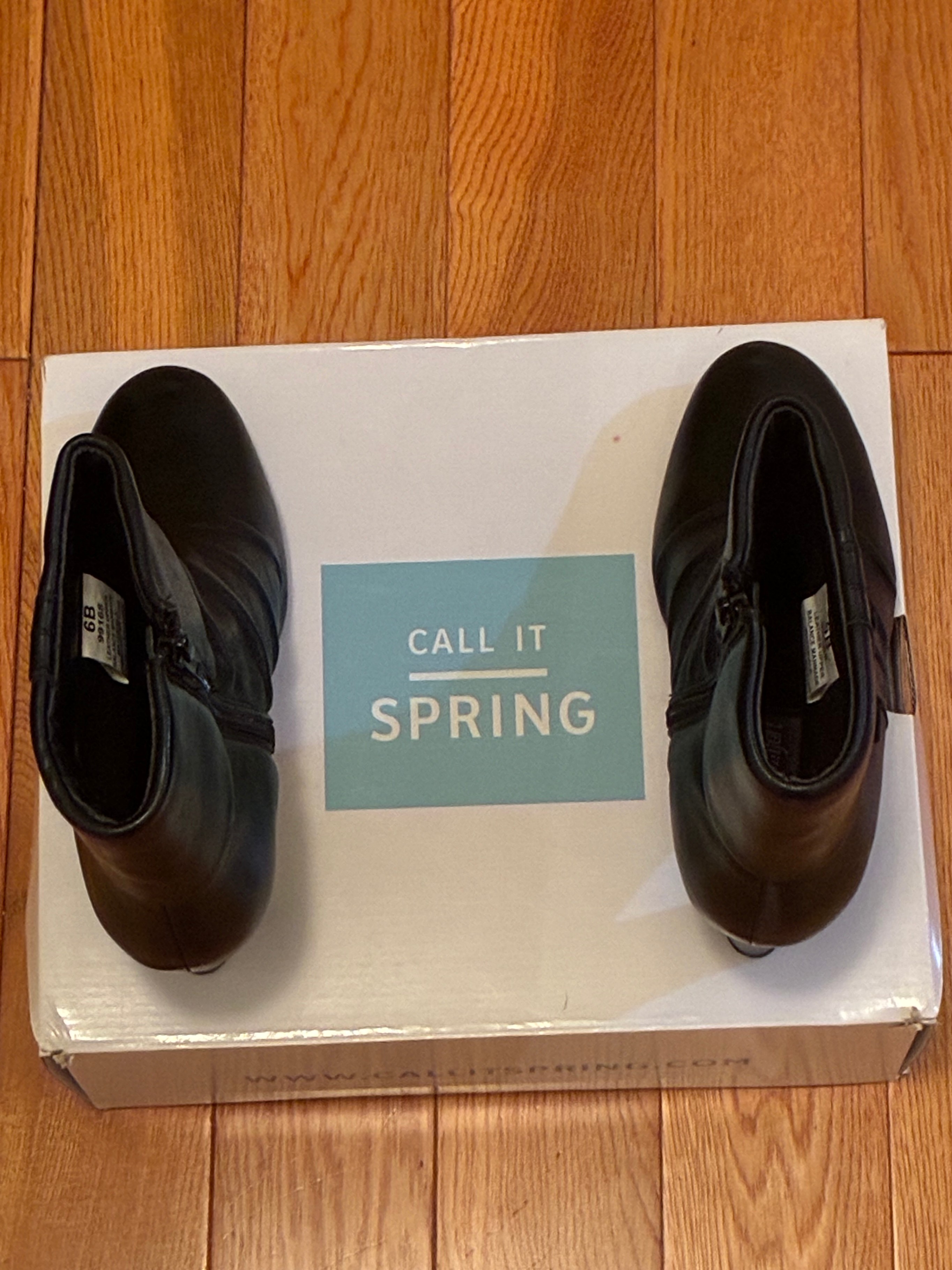 Women's Ankle Boots: Call It Spring - size 6, black, like new - photo 4