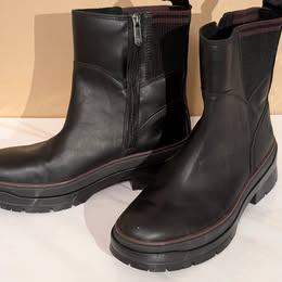 Women's Waterproof Timberland Boot - Size 8.5 - Brand New - photo 2