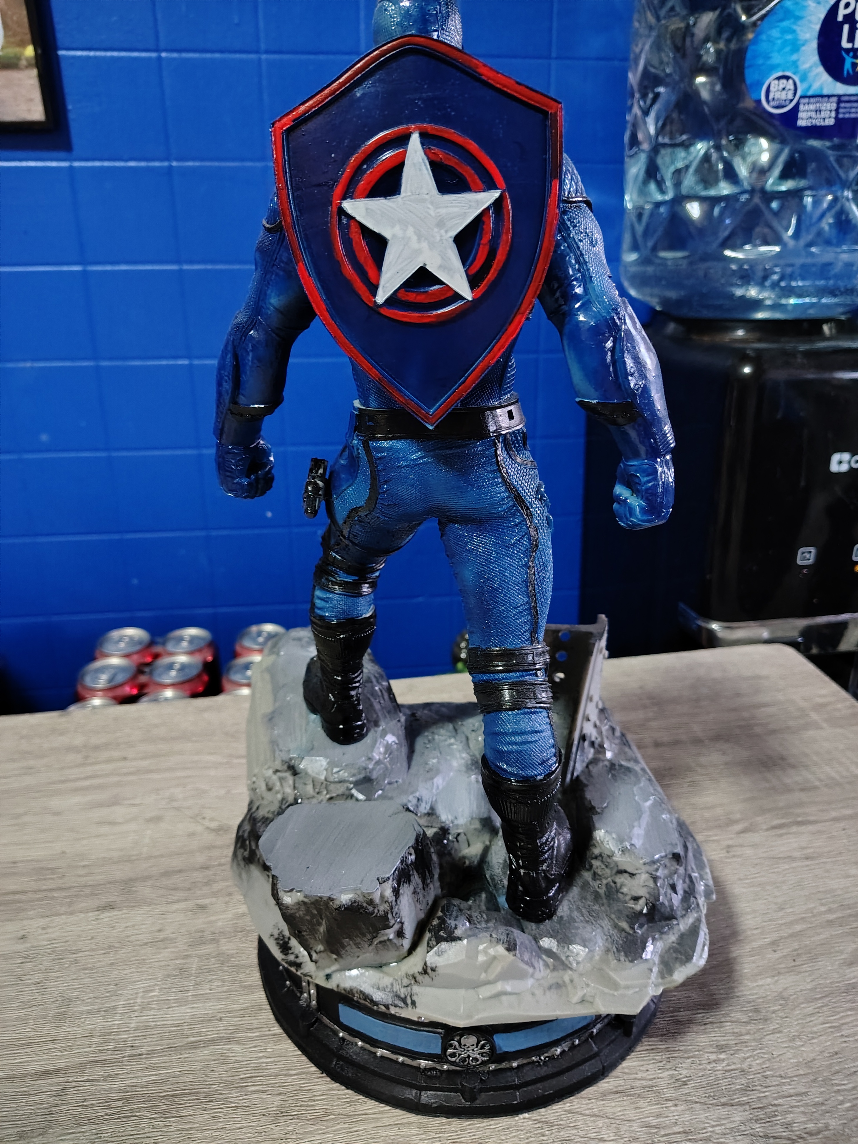 Captain America Figurine 15inches tall - photo 3