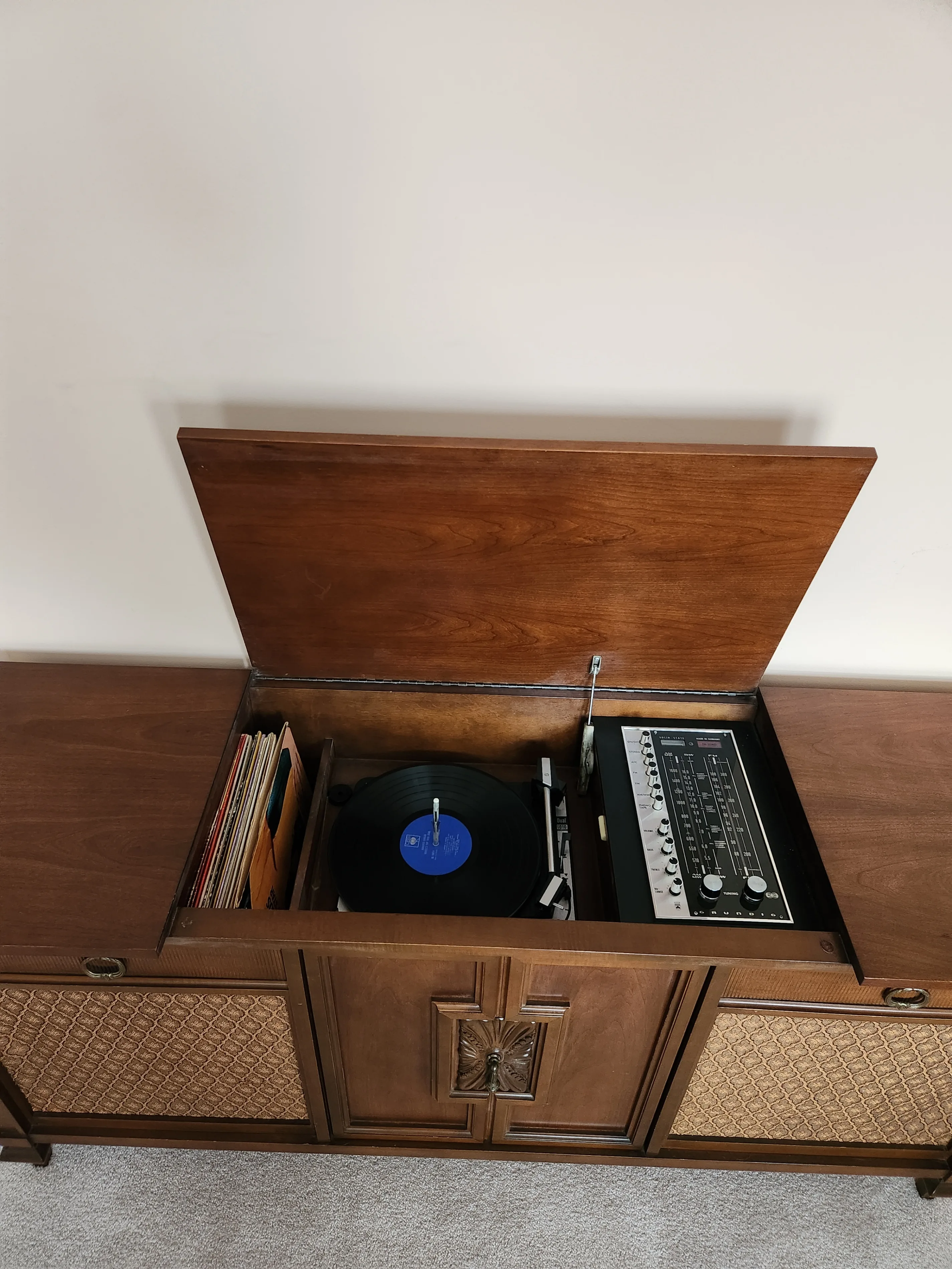 Antique Grundig Wood HiFi Record Player and World Receiver Radio image indicator(2)